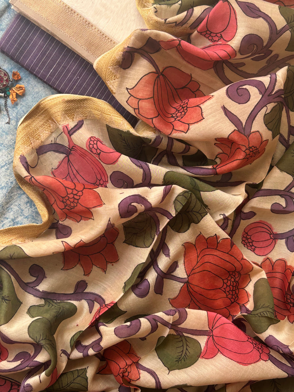 Radhaa - Handwoven Hand-drawn Handpainted Pen Kalamkari Kurta Dupatta Set