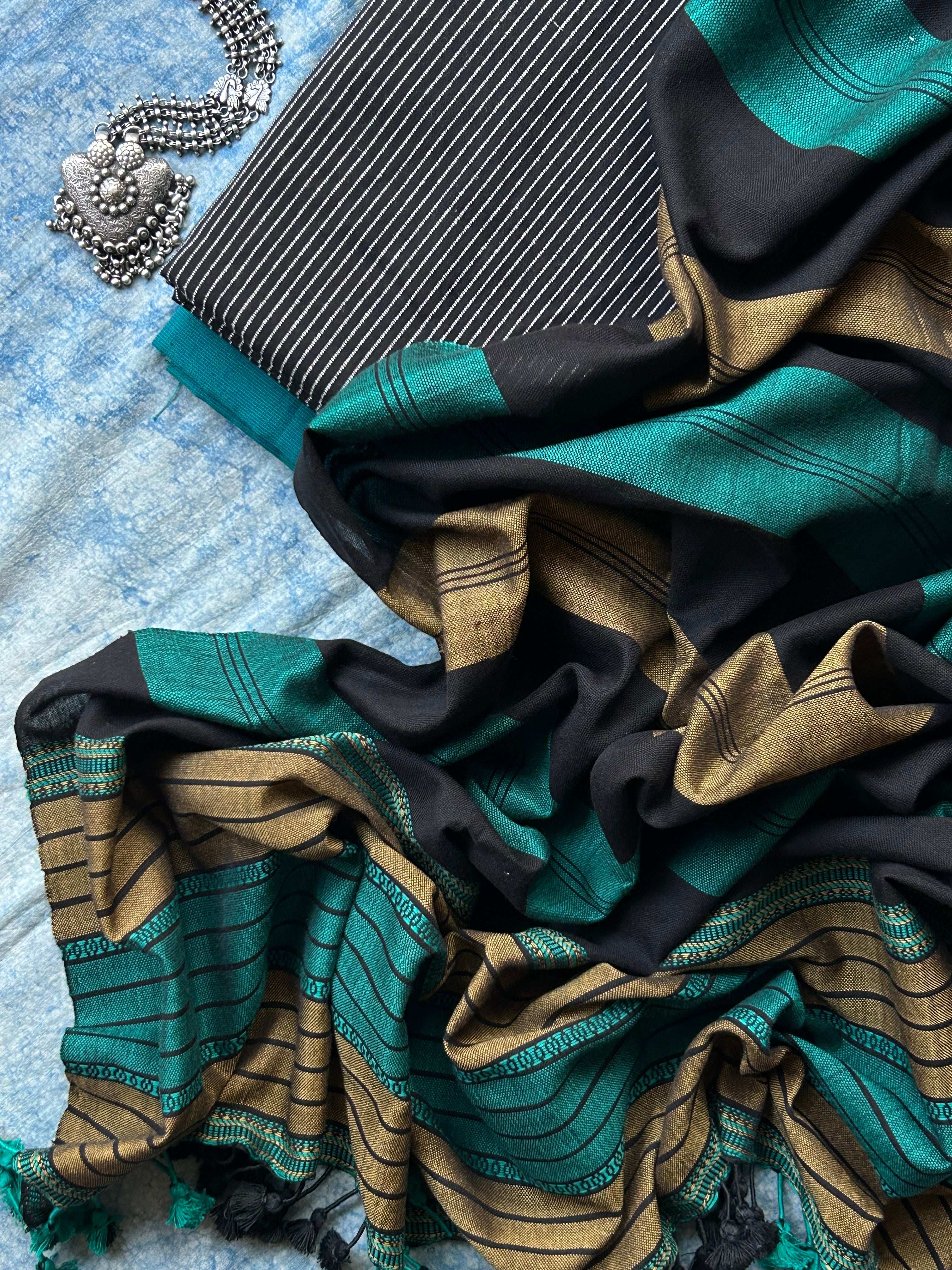 Handwoven Bhujodi Set - Black and Teal