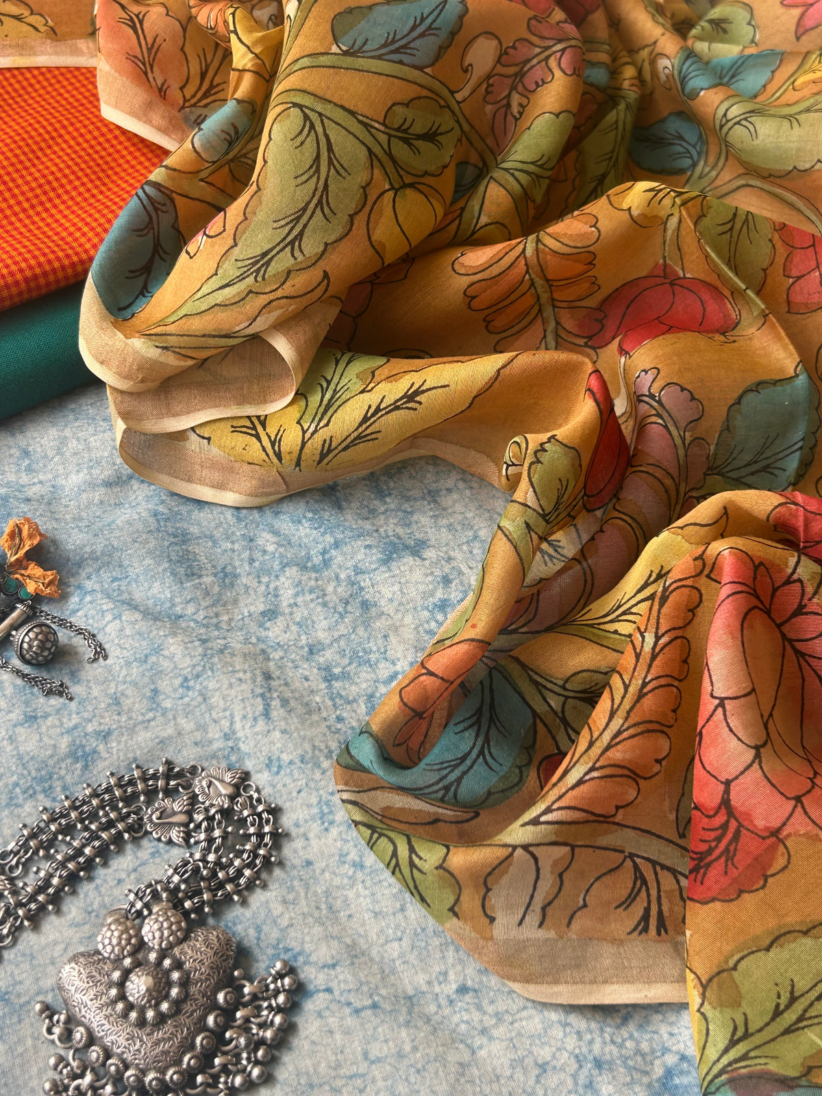 Rukmini - Handwoven Handpainted Kalamkari Set