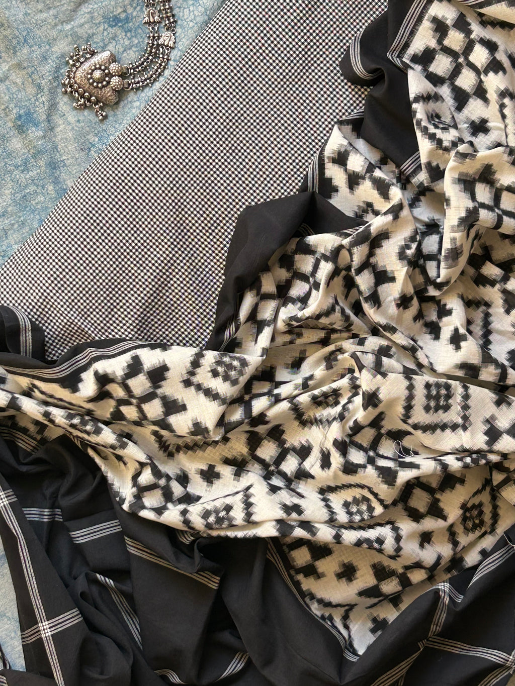 Handwoven Ikat Kurta Telia Dupatta Set
