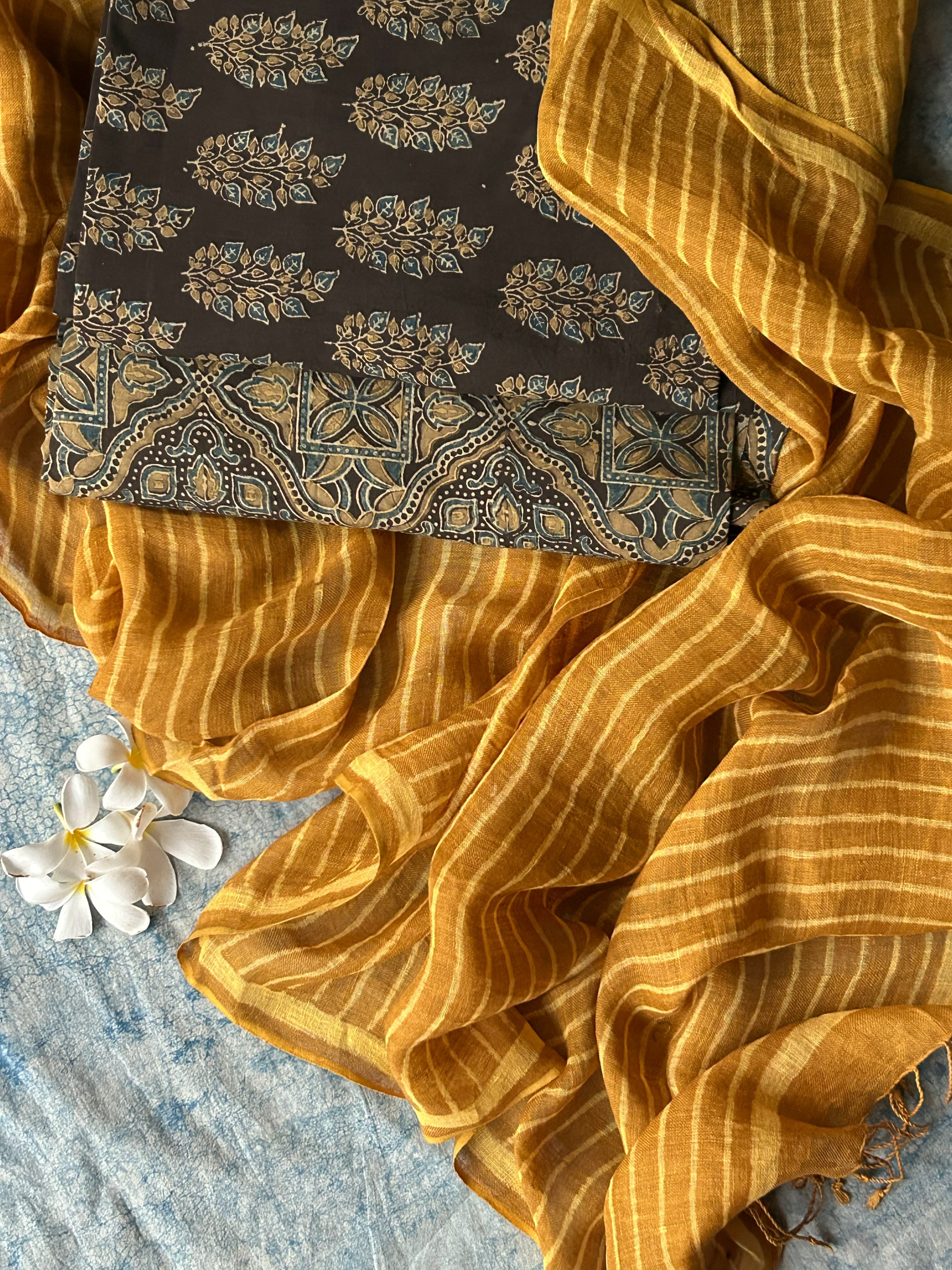 Dhara - Natural Dyes Handblock Ajrakh Cotton and Linen Dupatta Set