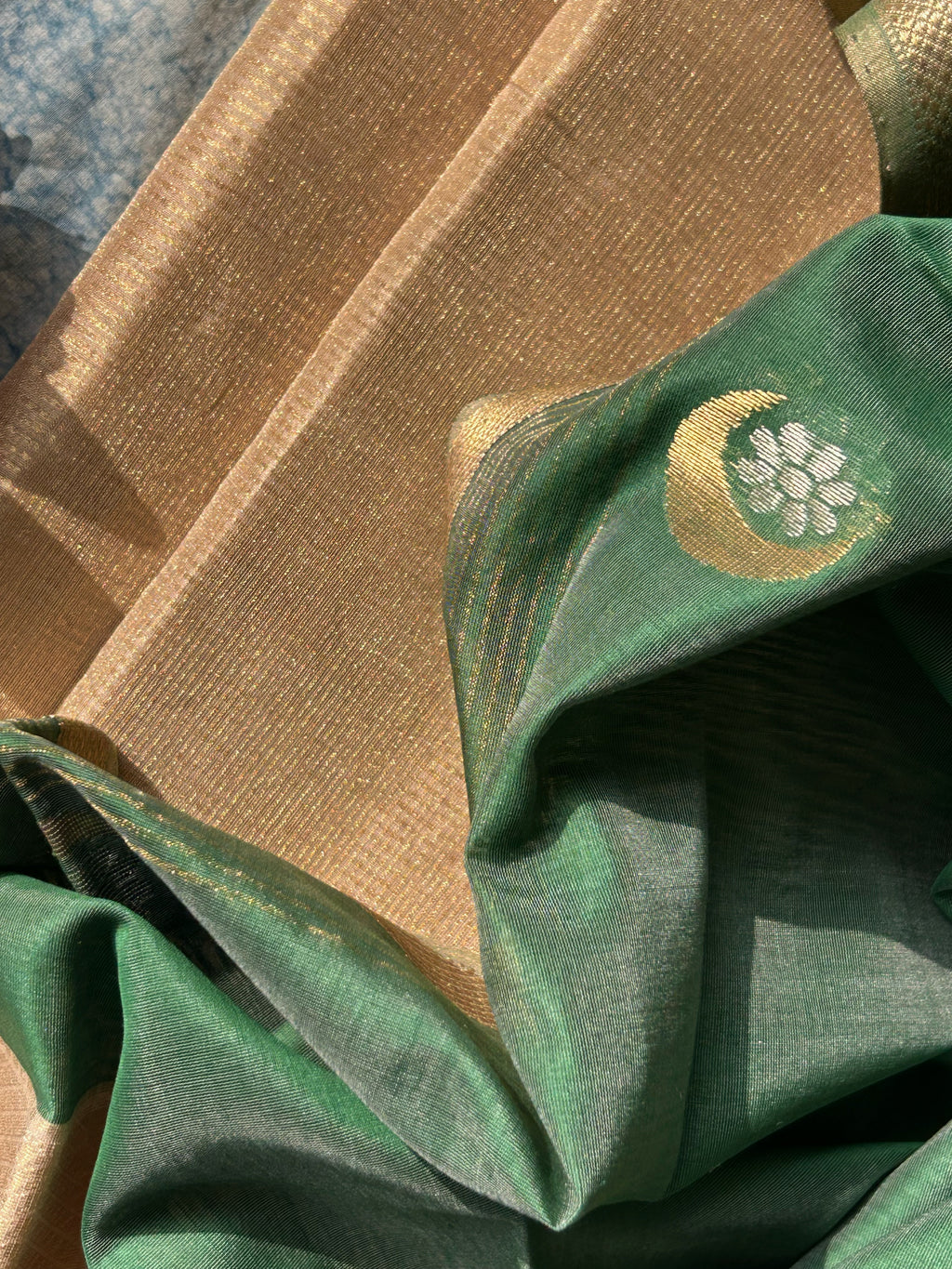Handwoven Maheshwari Tissue Kurta Dupatta Set -Gold & Green