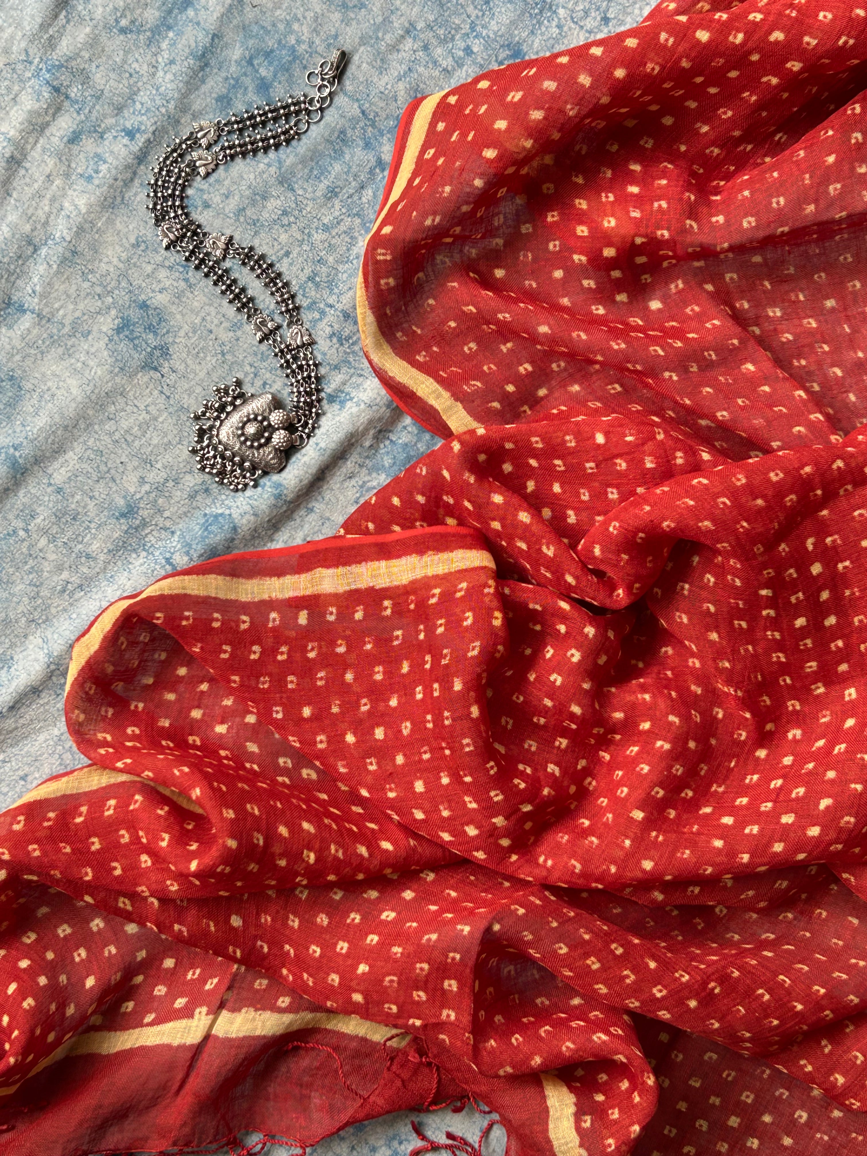 Maati - Natural Dyes Handblock Ajrakh Cotton and Linen Dupatta Set
