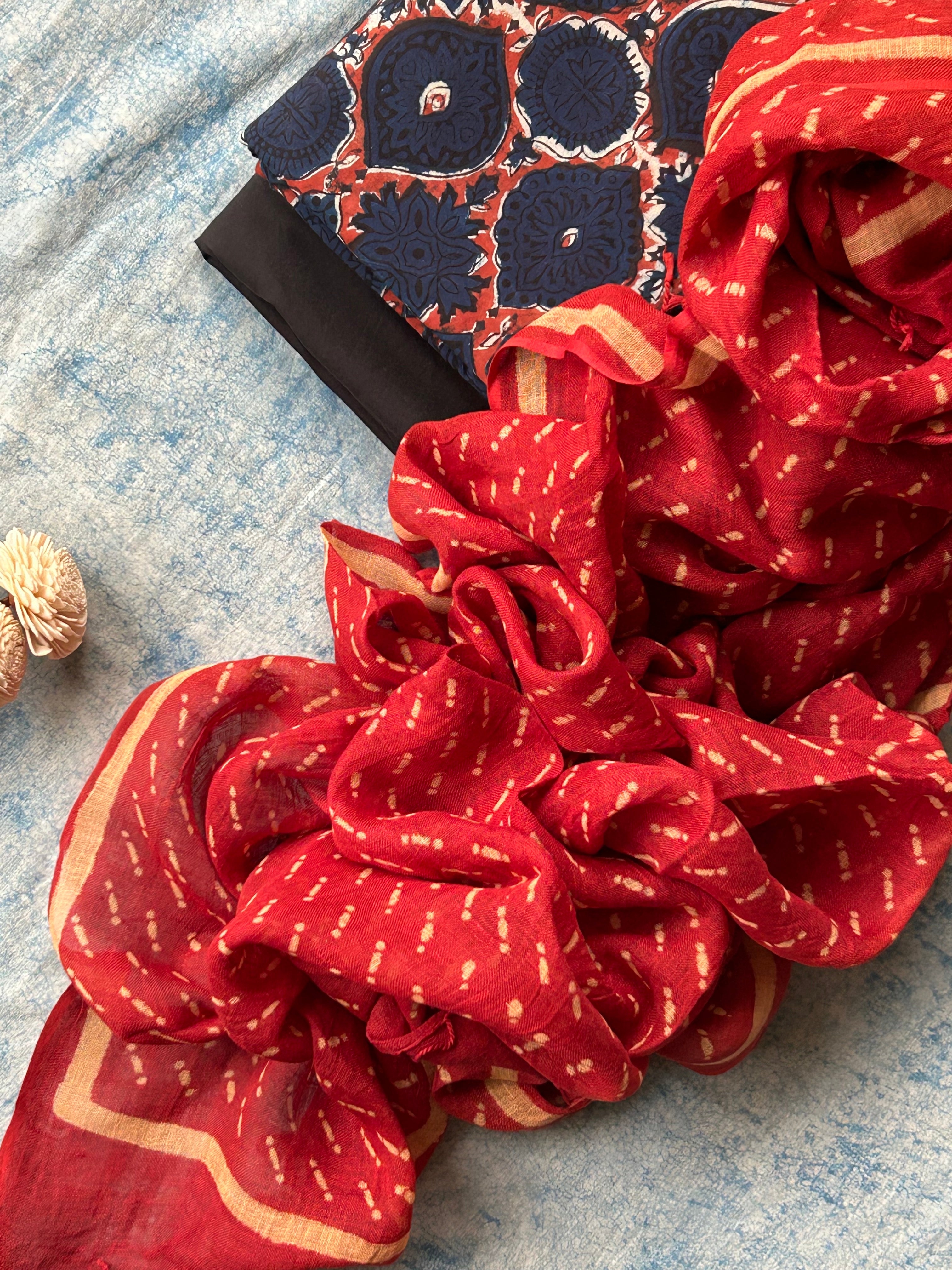 Boond - Handblock Printed Cotton and Linen Dupatta Set