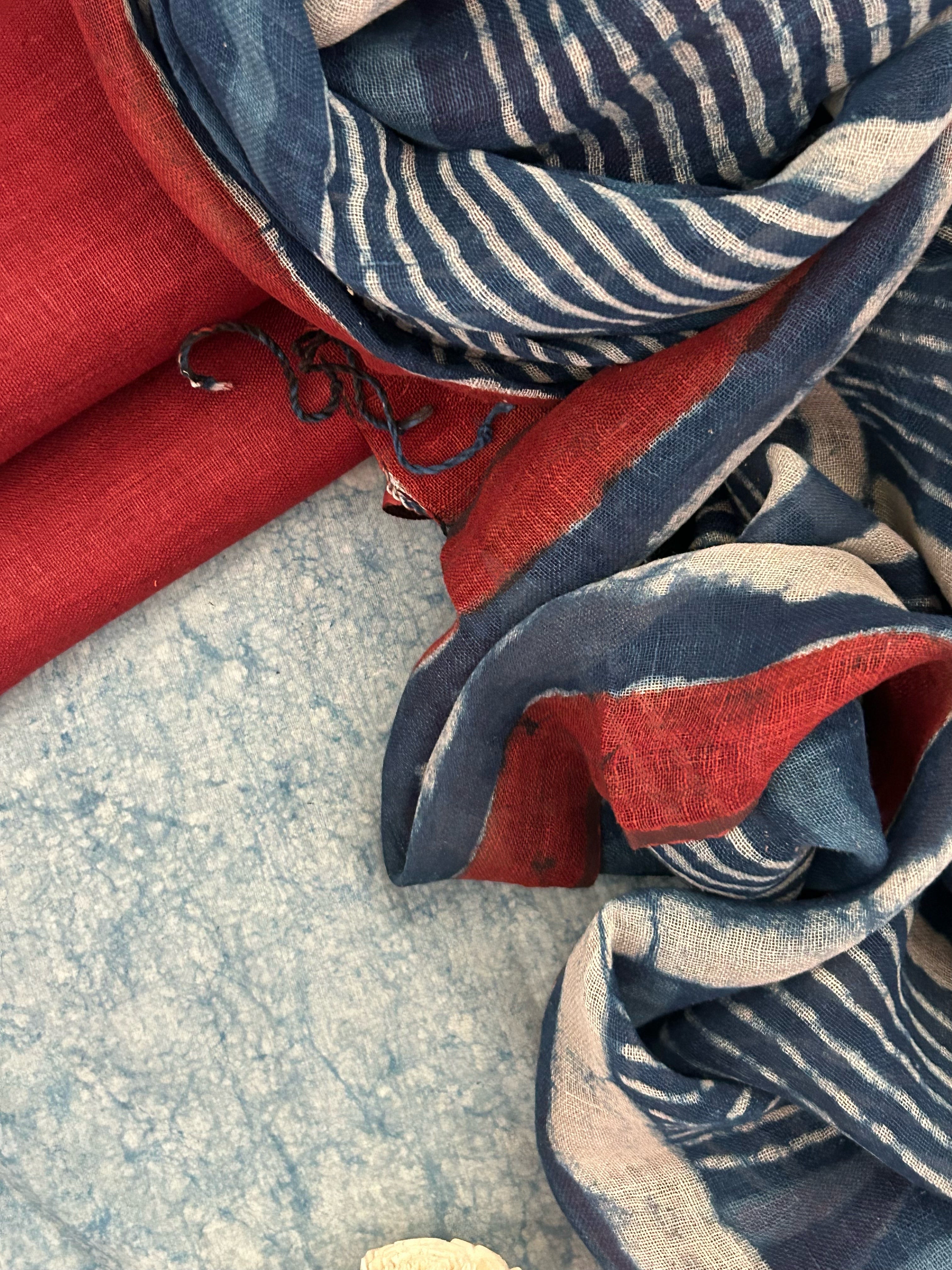 Handcrafted Linen Kurta Dupatta Set - Maroon & Indigo