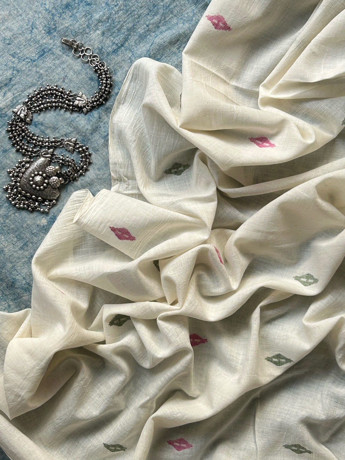 Maangalya - Handwoven Bengal Jamdani Fabric (740 INR/metre)