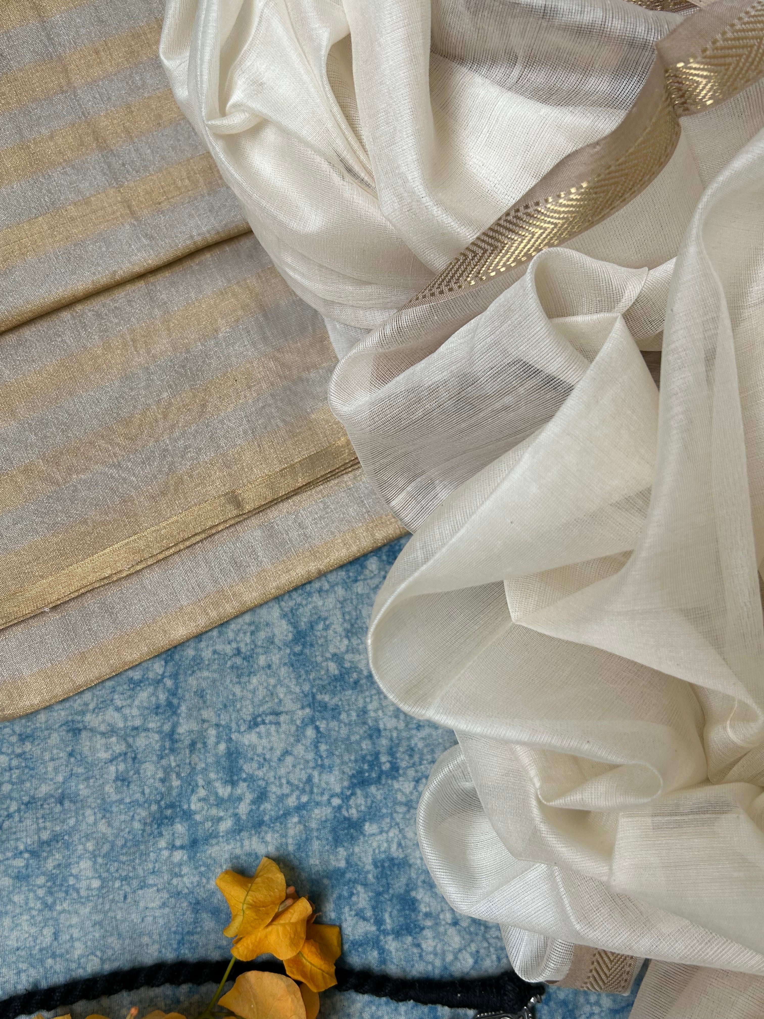 Handwoven Maheshwari Kurta Dupatta Set - Ivory and Gold
