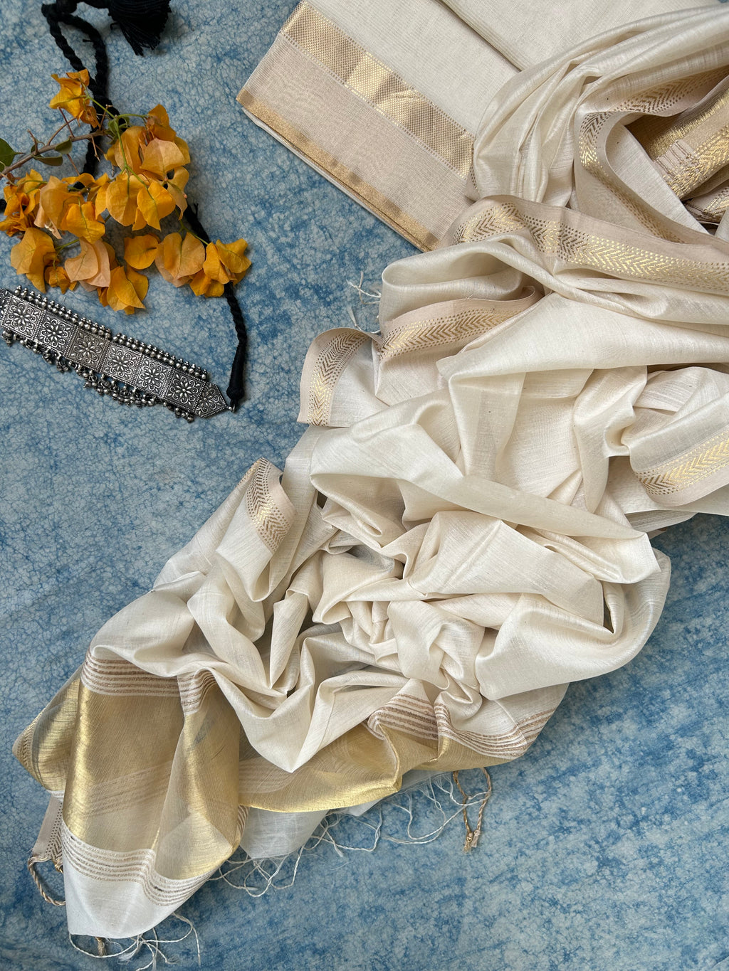 Handwoven Maheshwari Kurta Dupatta Set - Ivory and Gold