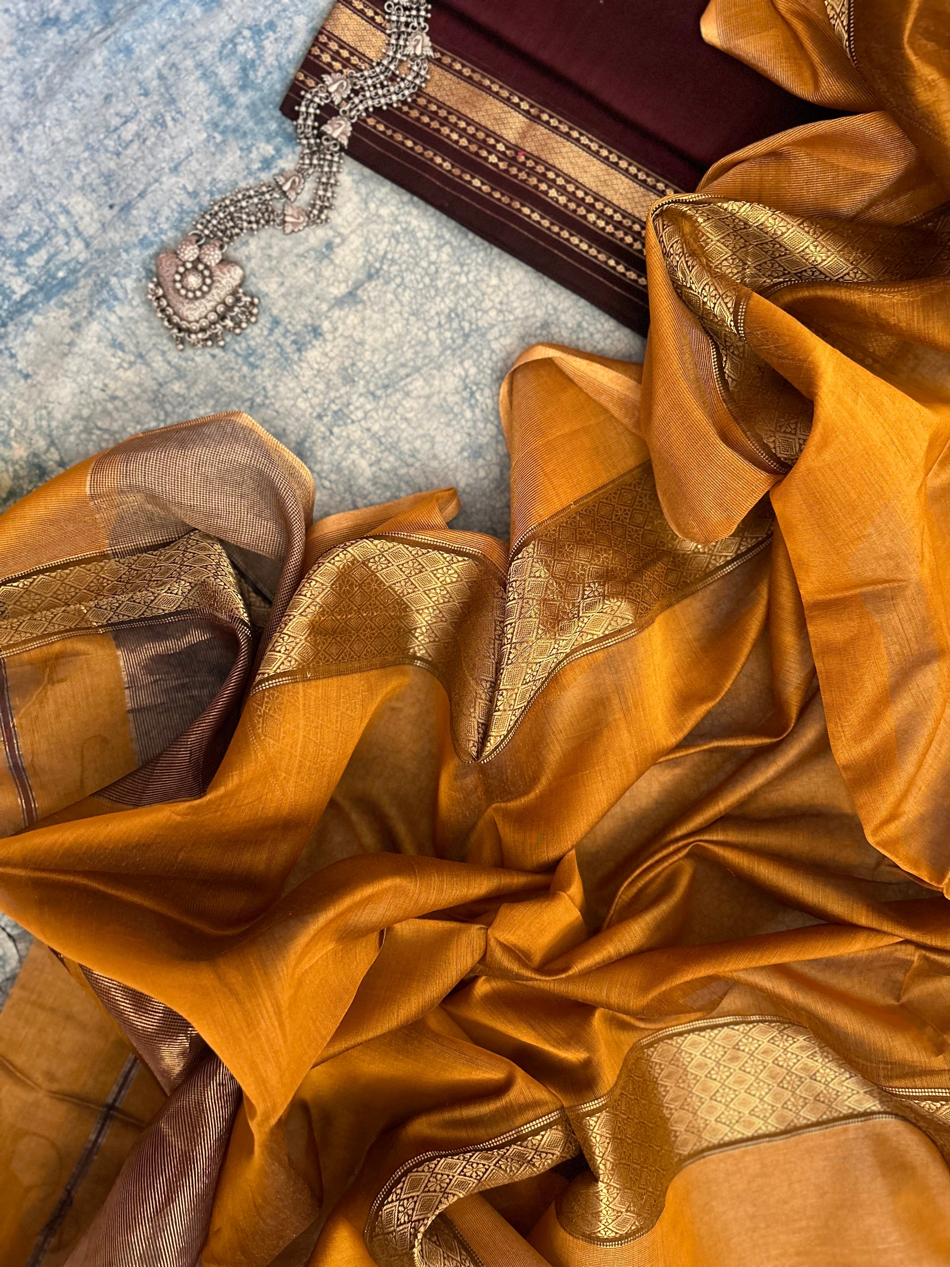Handwoven Maheshwari Kurta Dupatta Set