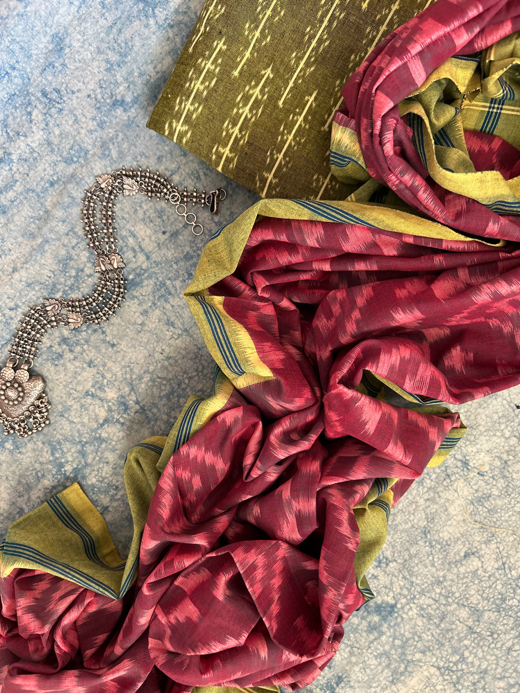 Handwoven Ikat Kurta Telia Dupatta Set