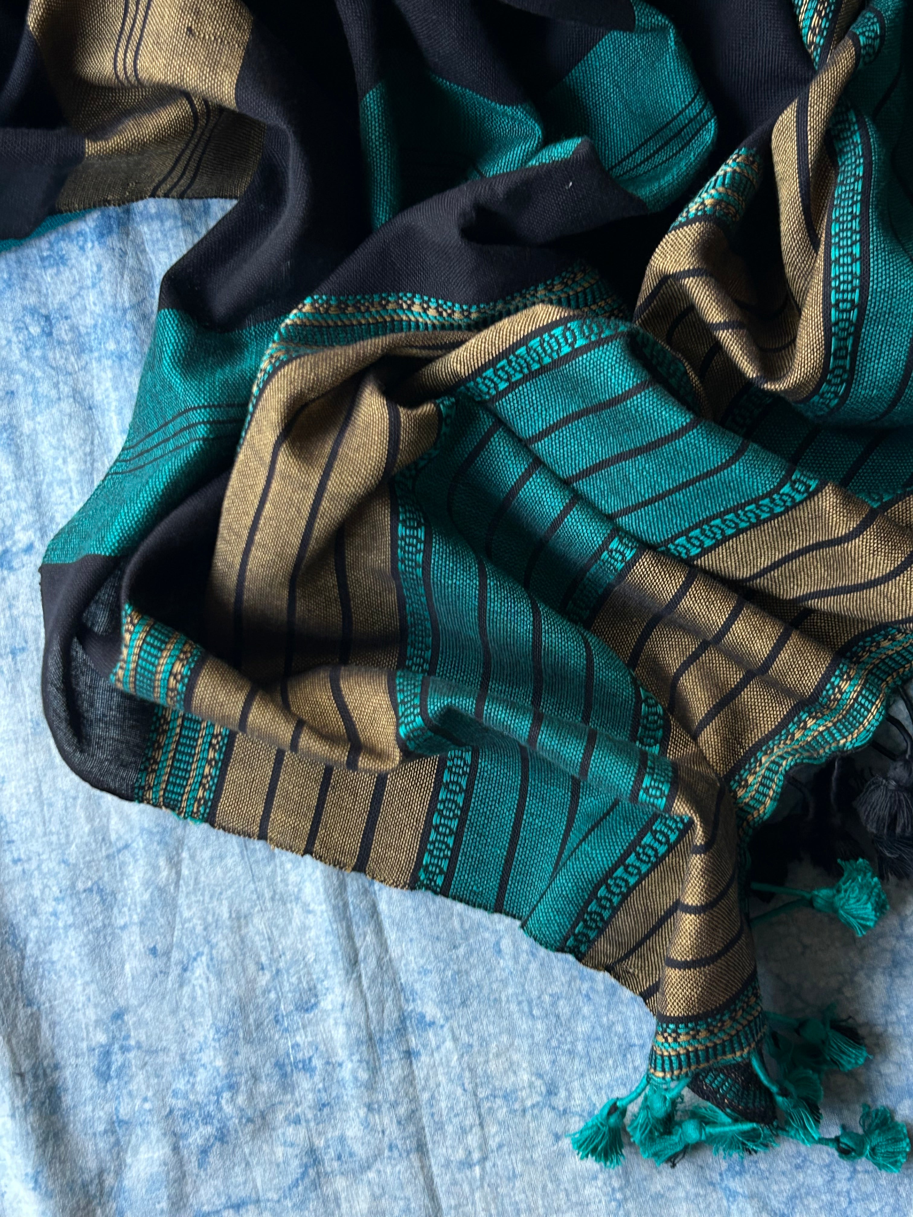 Handwoven Bhujodi Set - Black and Teal