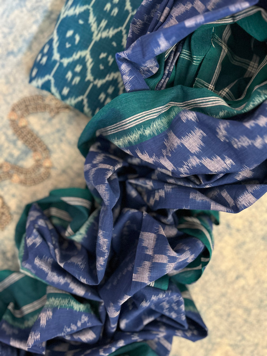 Handwoven Ikat Kurta Telia Dupatta Set