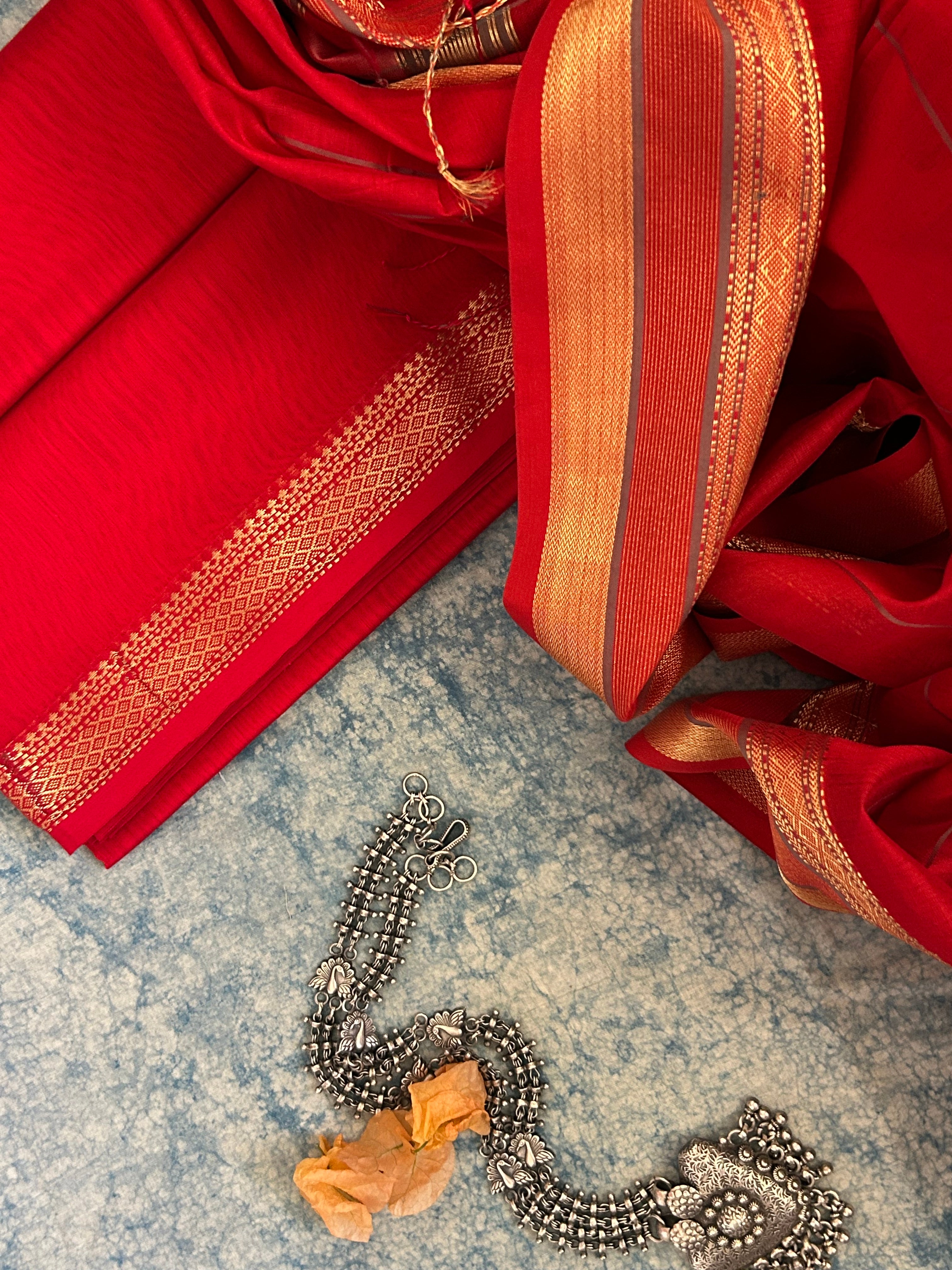 Handwoven Maheshwari Kurta Dupatta Set -Red