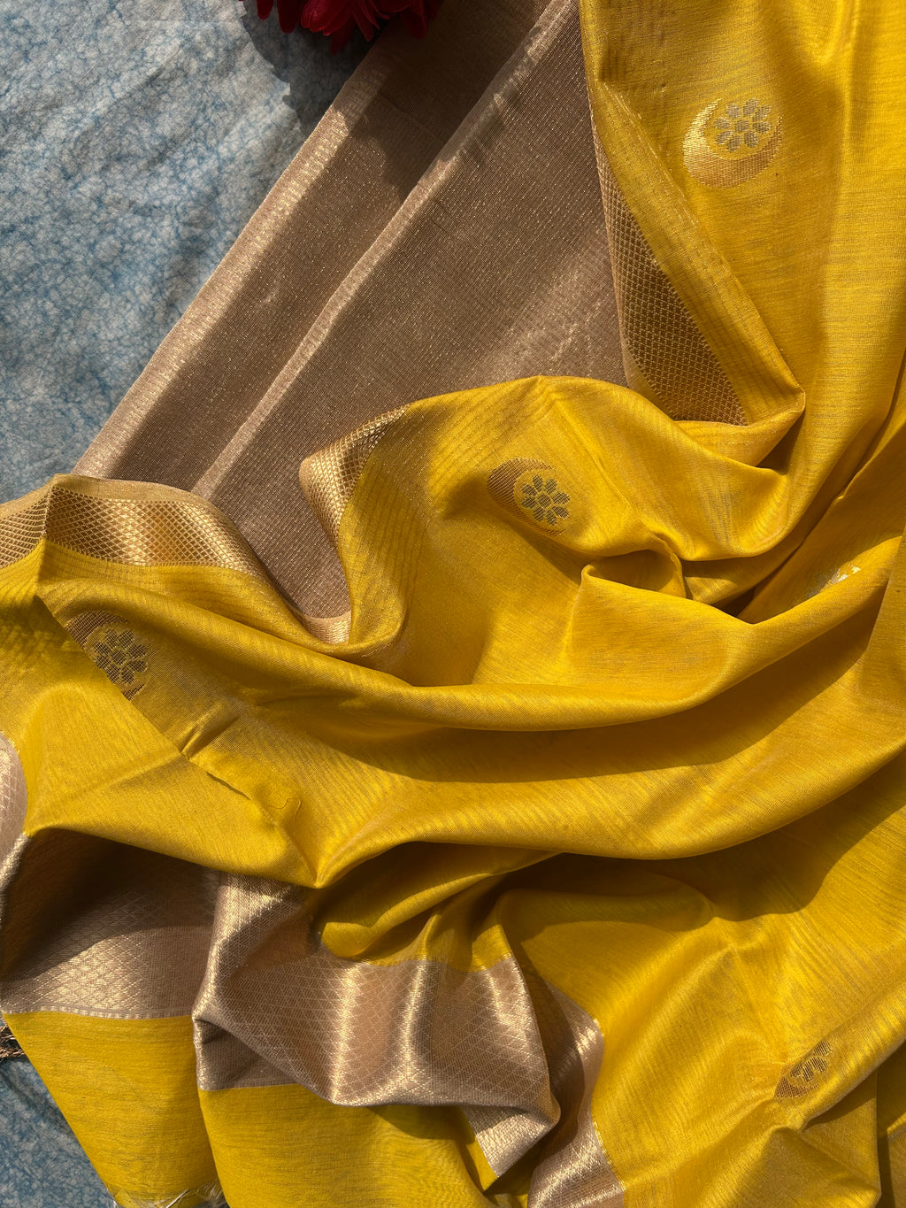 Handwoven Maheshwari Tissue Kurta Dupatta Set -Gold & SunshinE Yellow