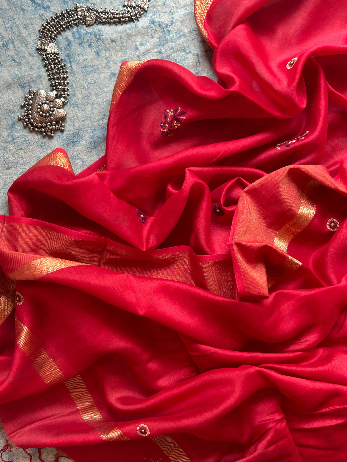 Yamini - Handwoven Chikankari Work Maheshwari Set