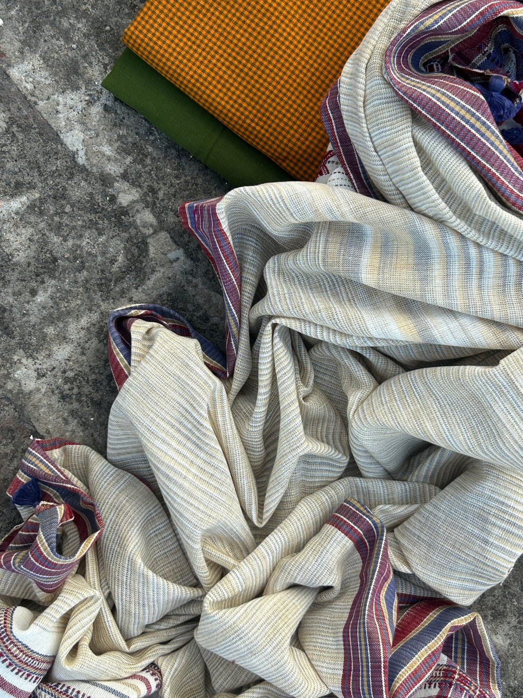 Tanbun - Handwoven Bhujodi Set