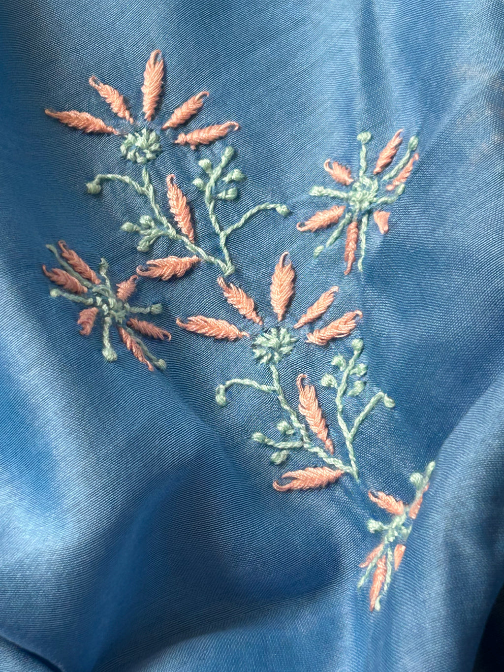Lavanya - Handwoven Chikankari Work Maheshwari Set
