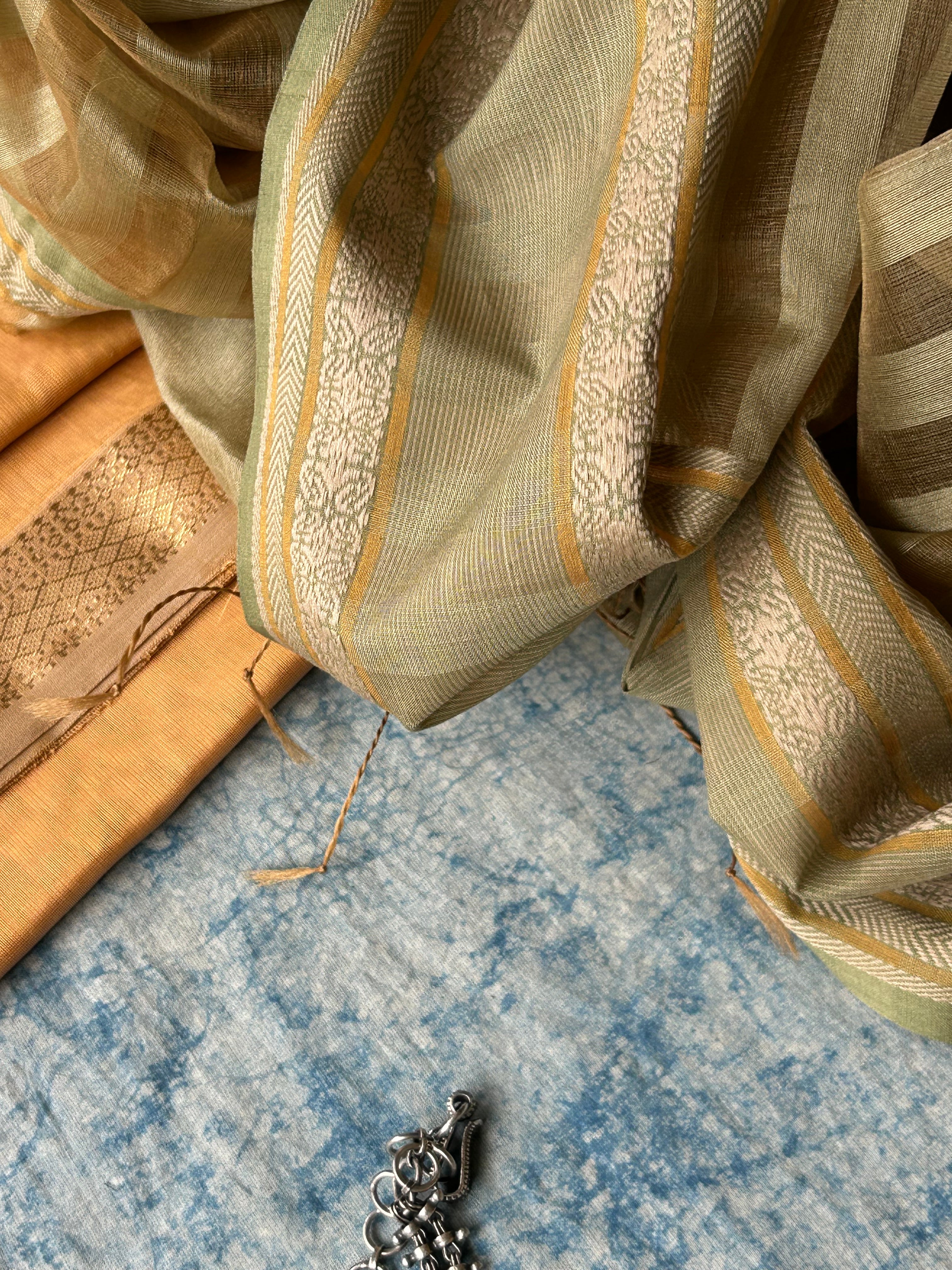 Noor - Handwoven Maheshwari Kurta Dupatta Set
