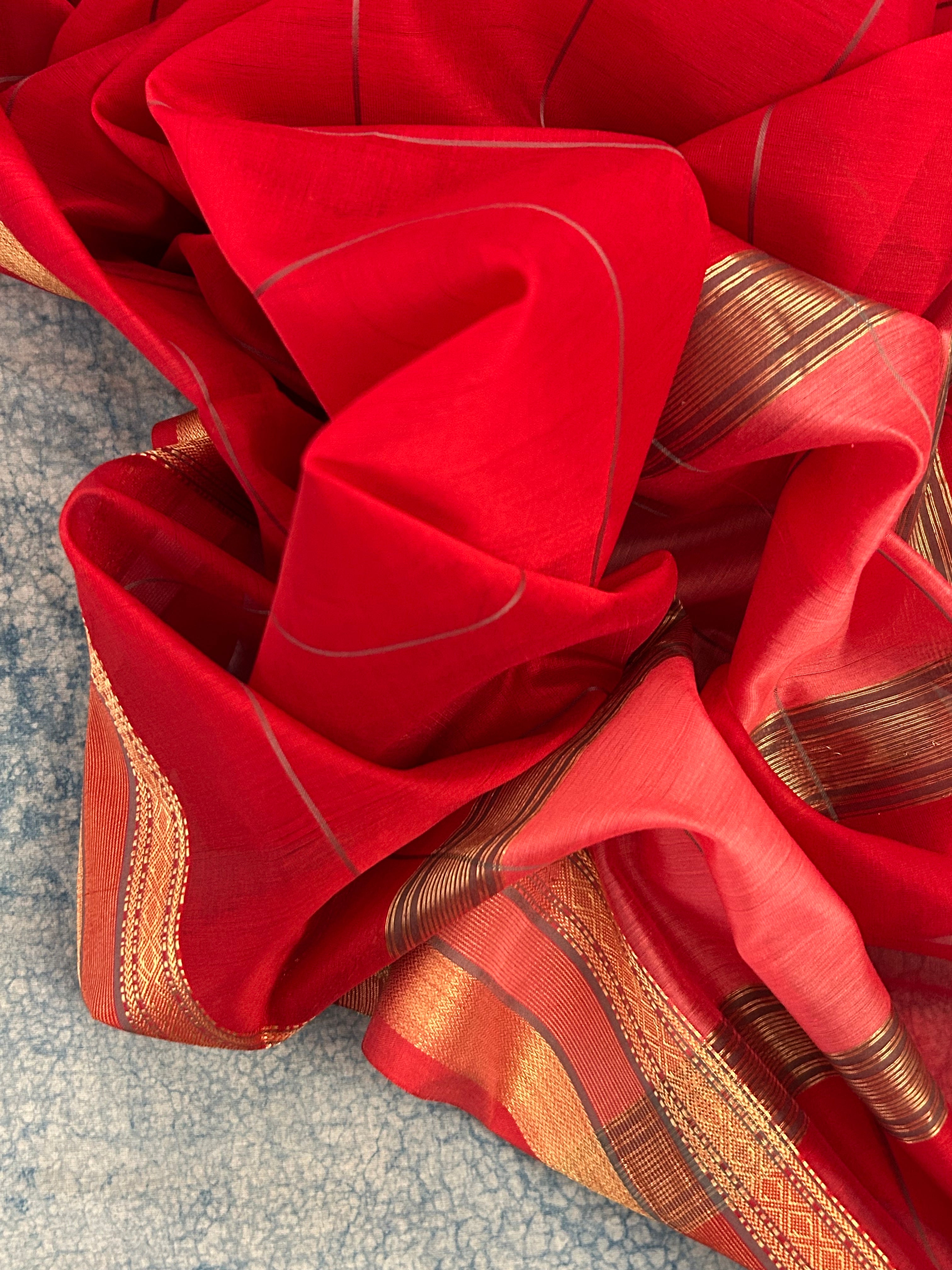 Handwoven Maheshwari Kurta Dupatta Set -Red