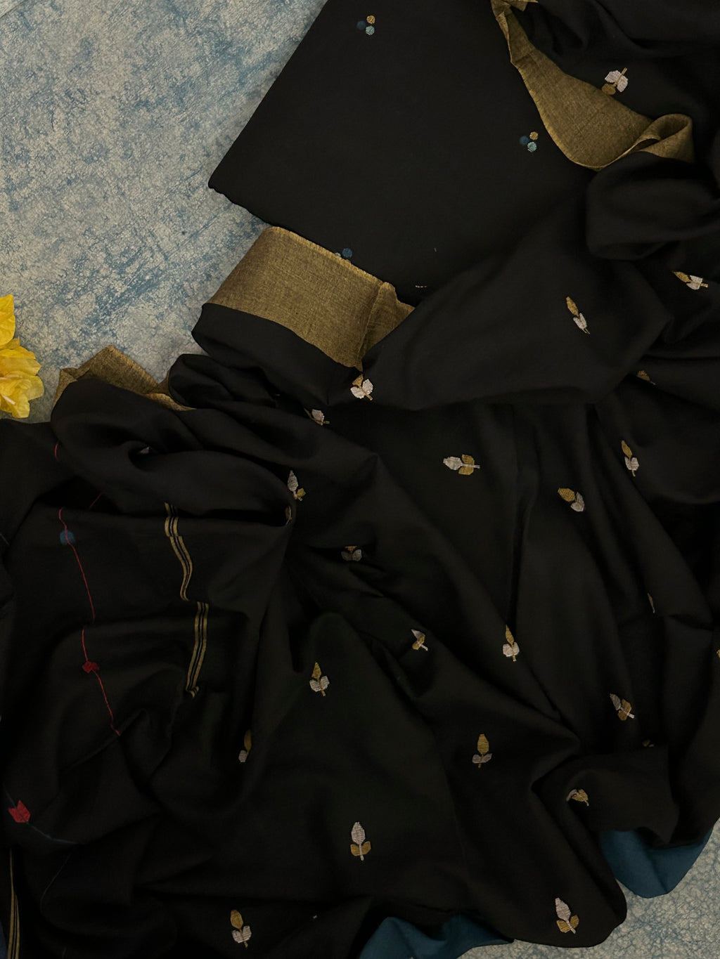 Kaajal - Handwoven Bengal Jamdani Kurta Dupatta set