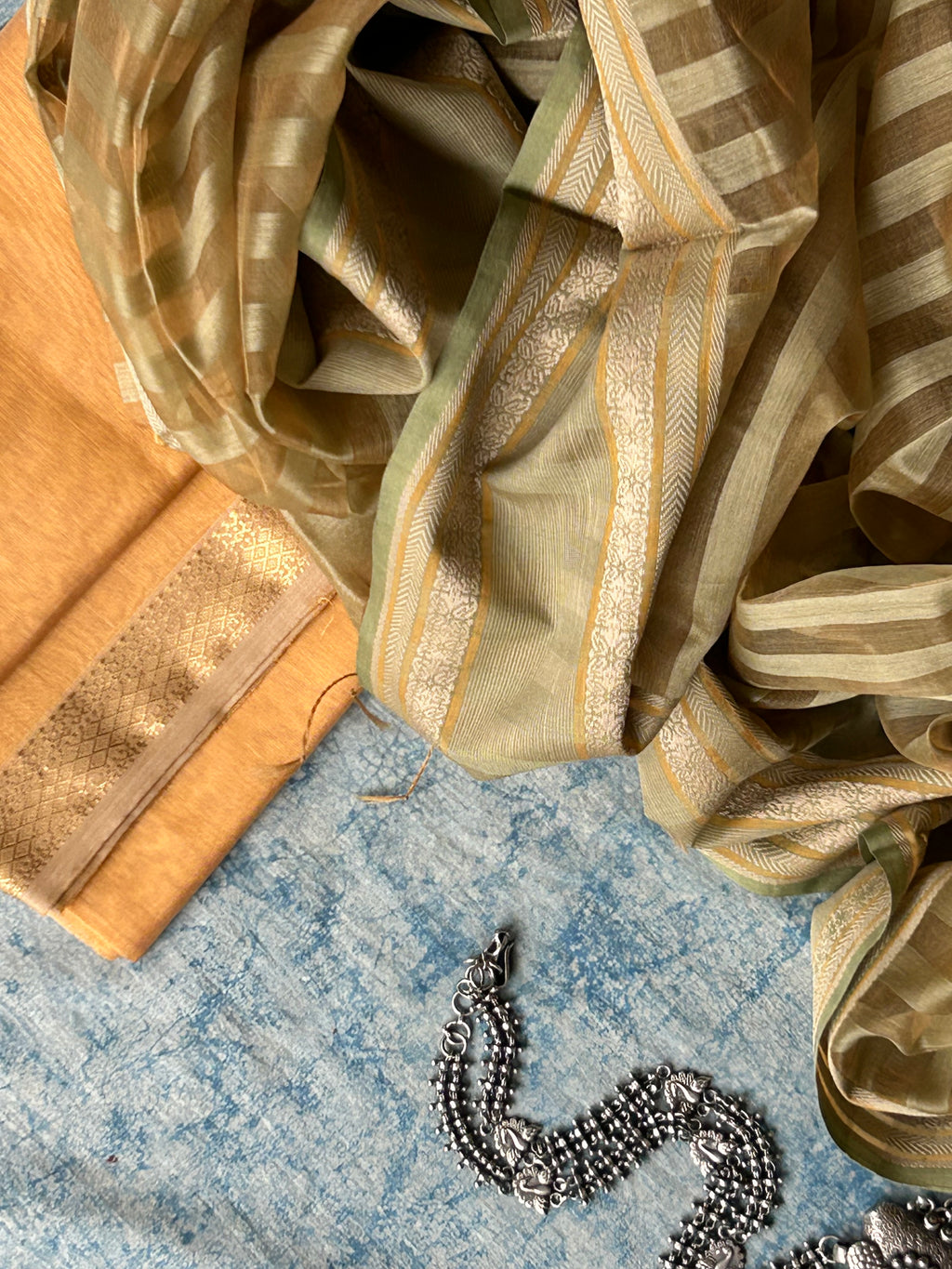 Noor - Handwoven Maheshwari Kurta Dupatta Set