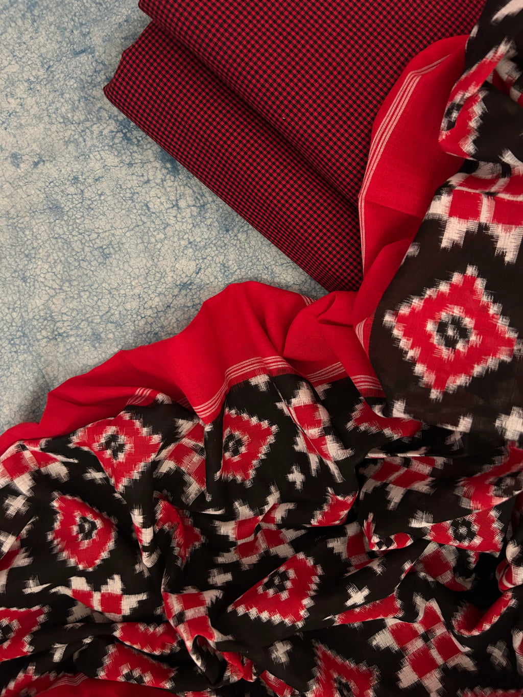 Handwoven Ikat Kurta Telia Dupatta Set