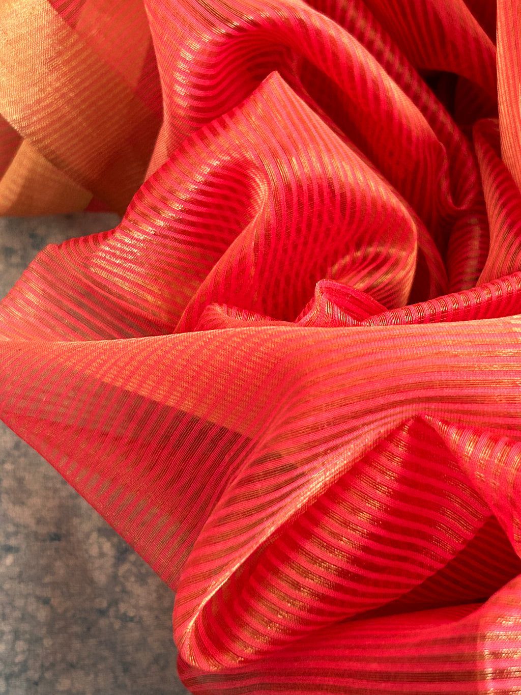 Handwoven Maheshwari Tissue Kurta Dupatta Set -Peach