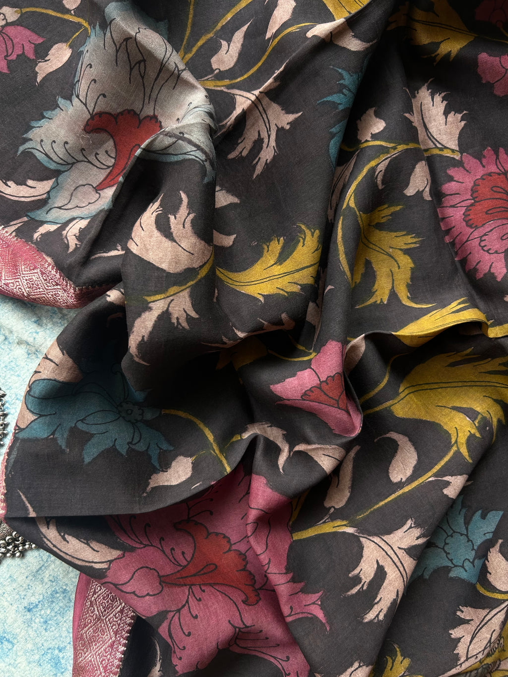 Kalakriti -Handwoven Hand-drawn Handpainted Pen Kalamkari Dupatta
