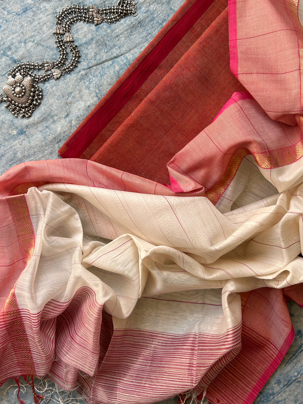 Handwoven Maheshwari Kurta Dupatta Set - Red & Ivory