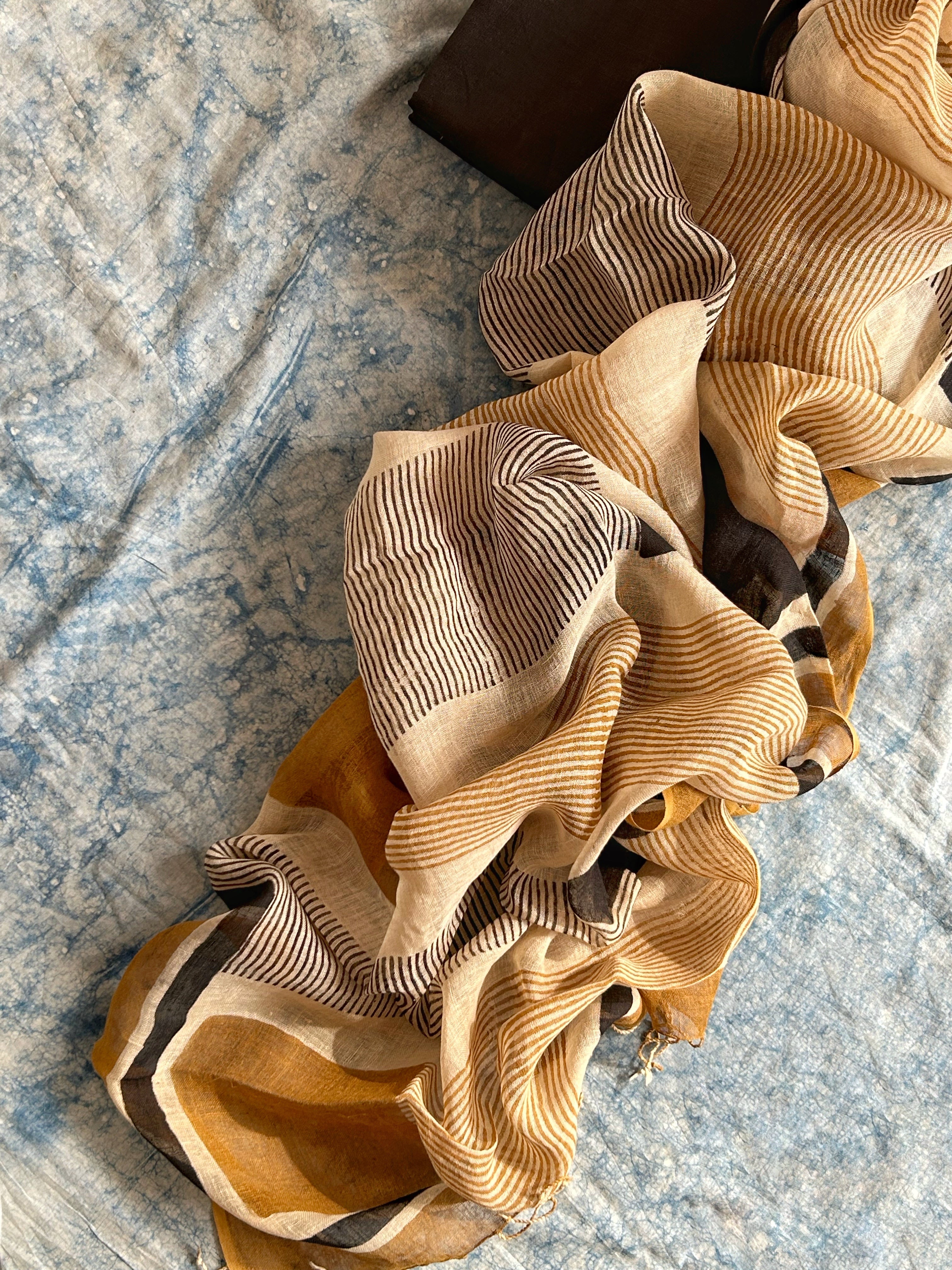 Handcrafted Linen Kurta Dupatta Set