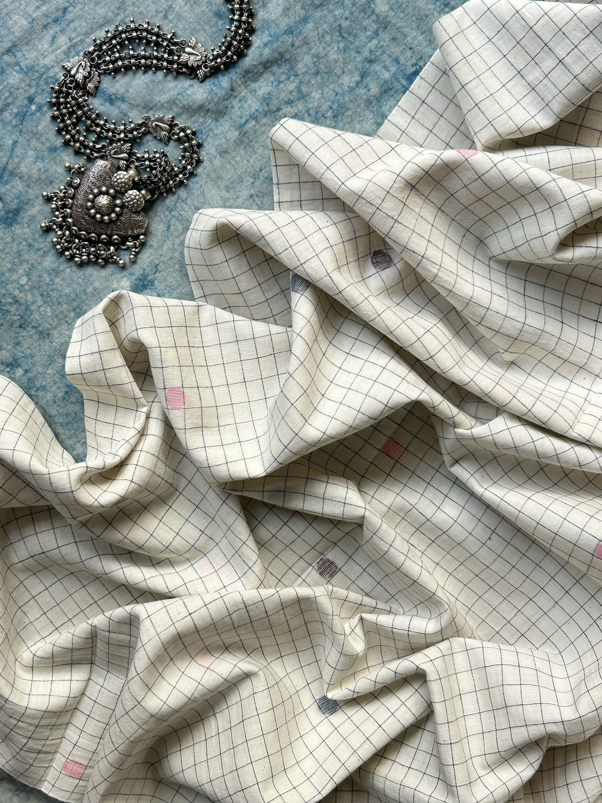 Varad - Handwoven Bengal Jamdani Fabric (750 INR/metre)