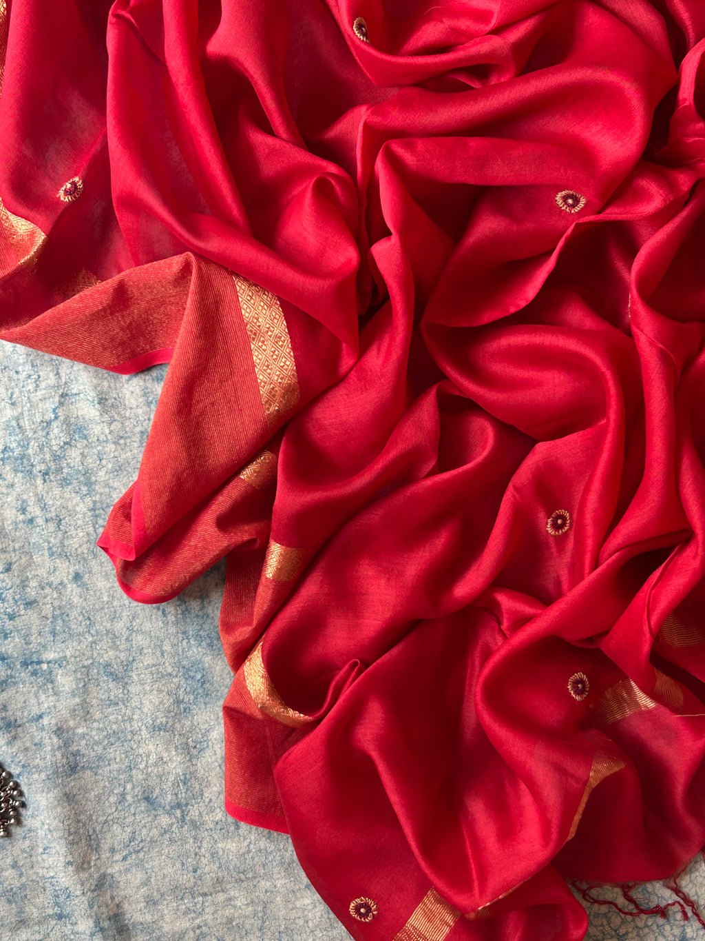 Yamini - Handwoven Chikankari Work Maheshwari Set