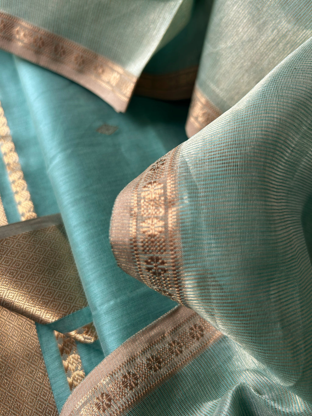 Handwoven Maheshwari Kurta Dupatta Set - Turquoise Blue with Butti