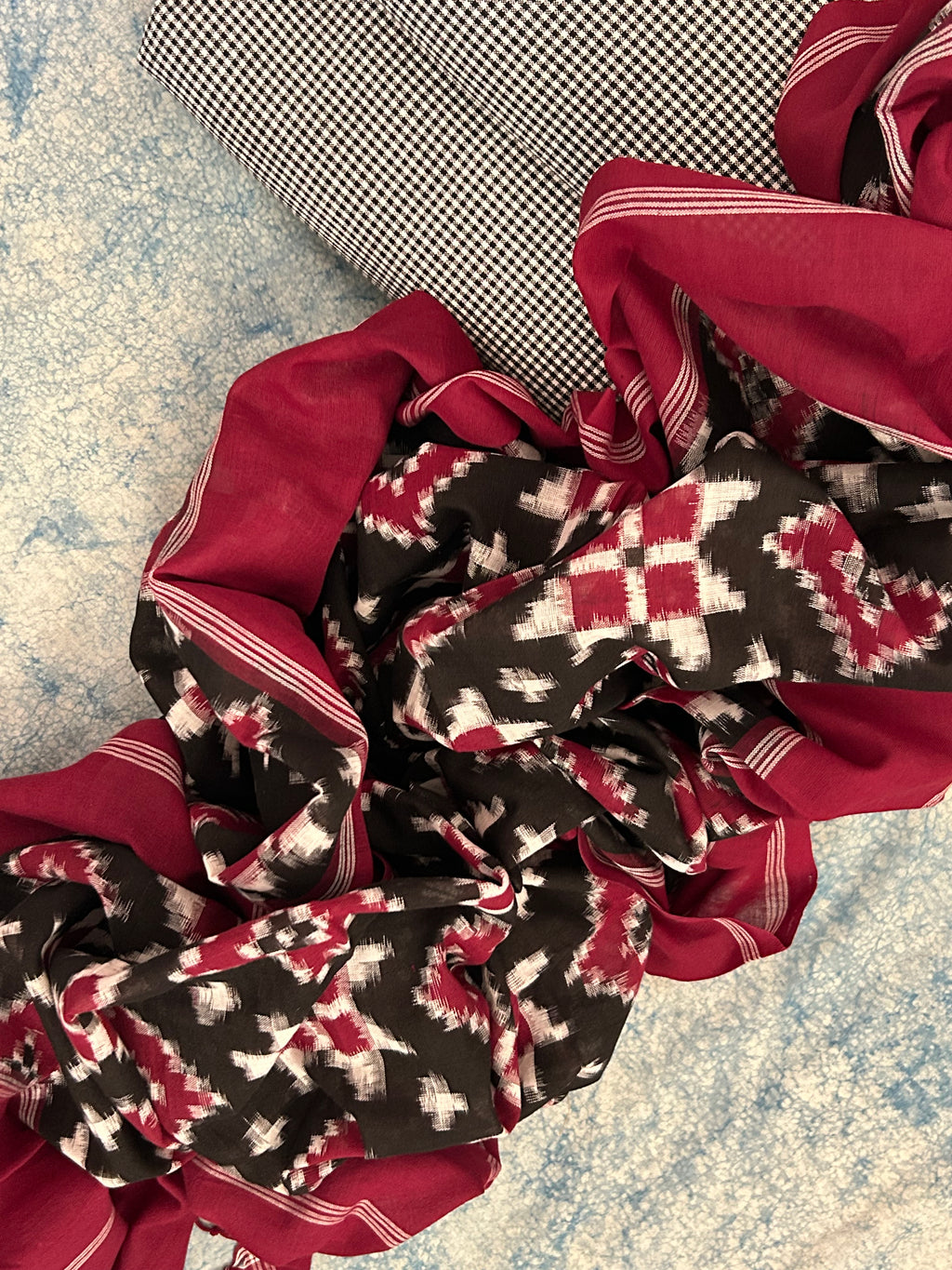 Handwoven Ikat Kurta Telia Dupatta Set