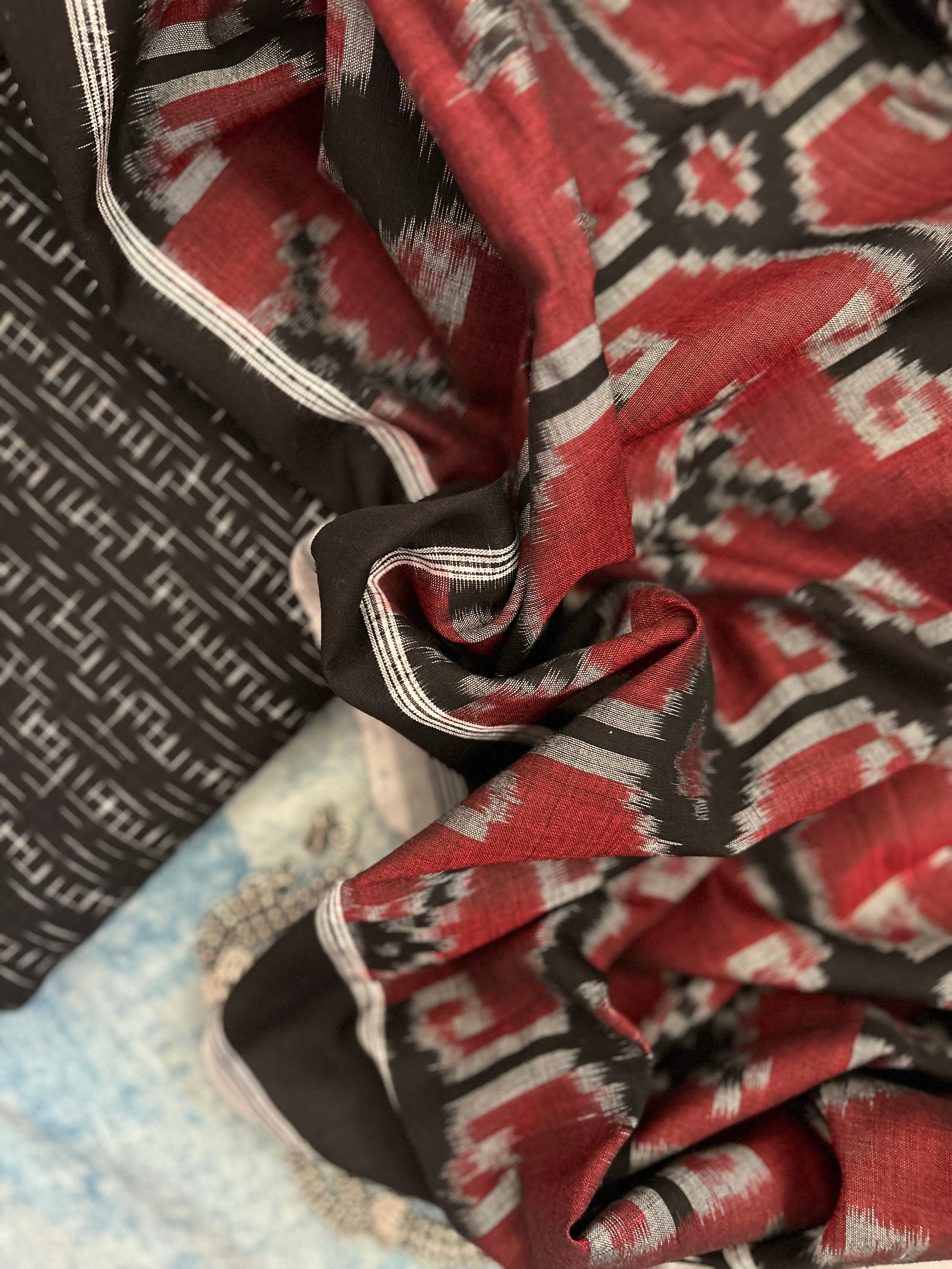 Handwoven Ikat Kurta Telia Dupatta Set