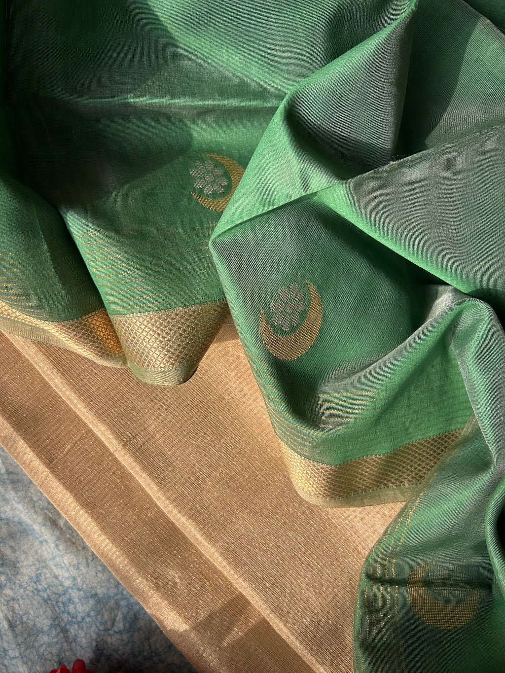 Handwoven Maheshwari Tissue Kurta Dupatta Set -Gold & Green