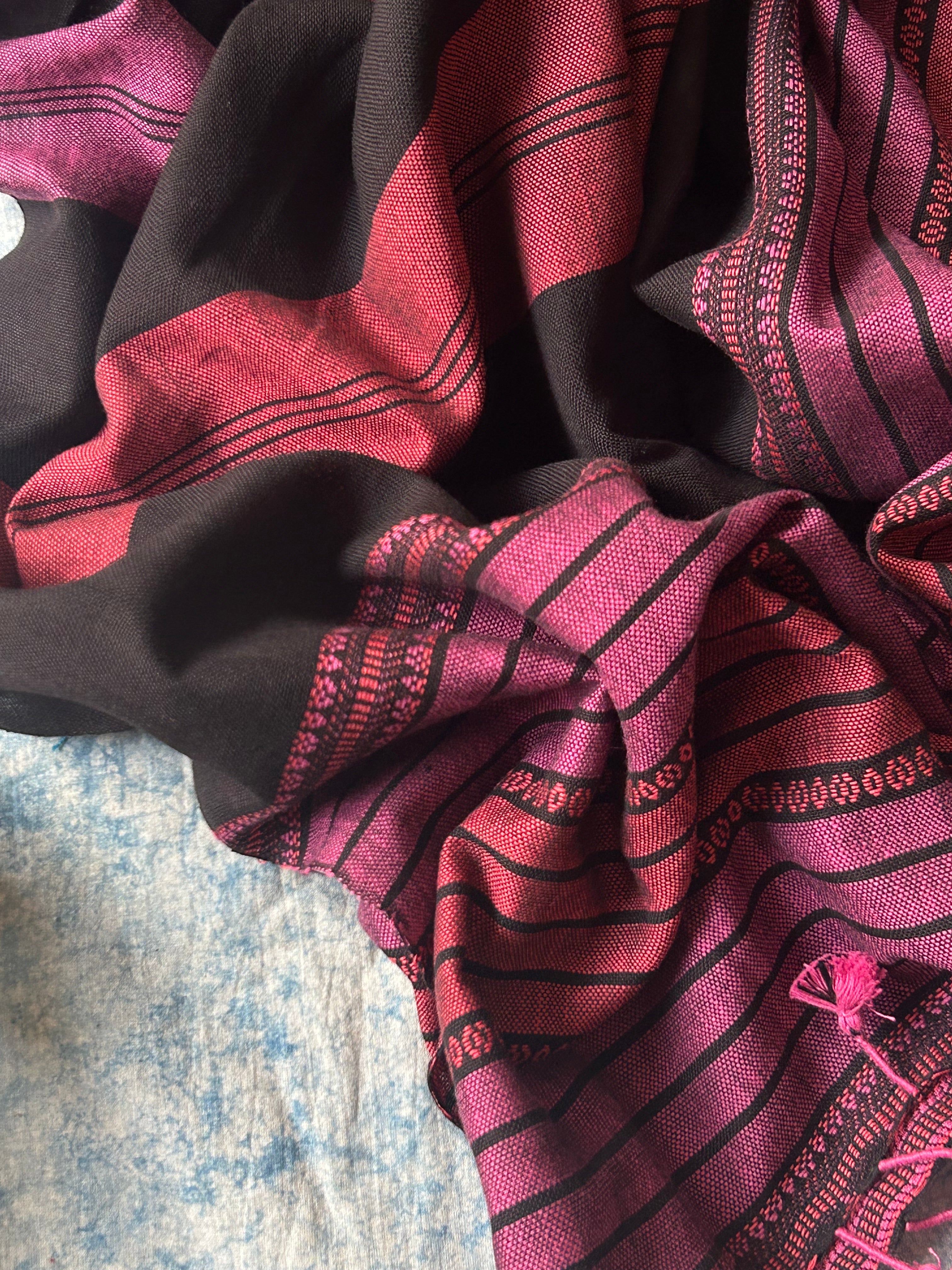 Handwoven Bhujodi Set - Magenta