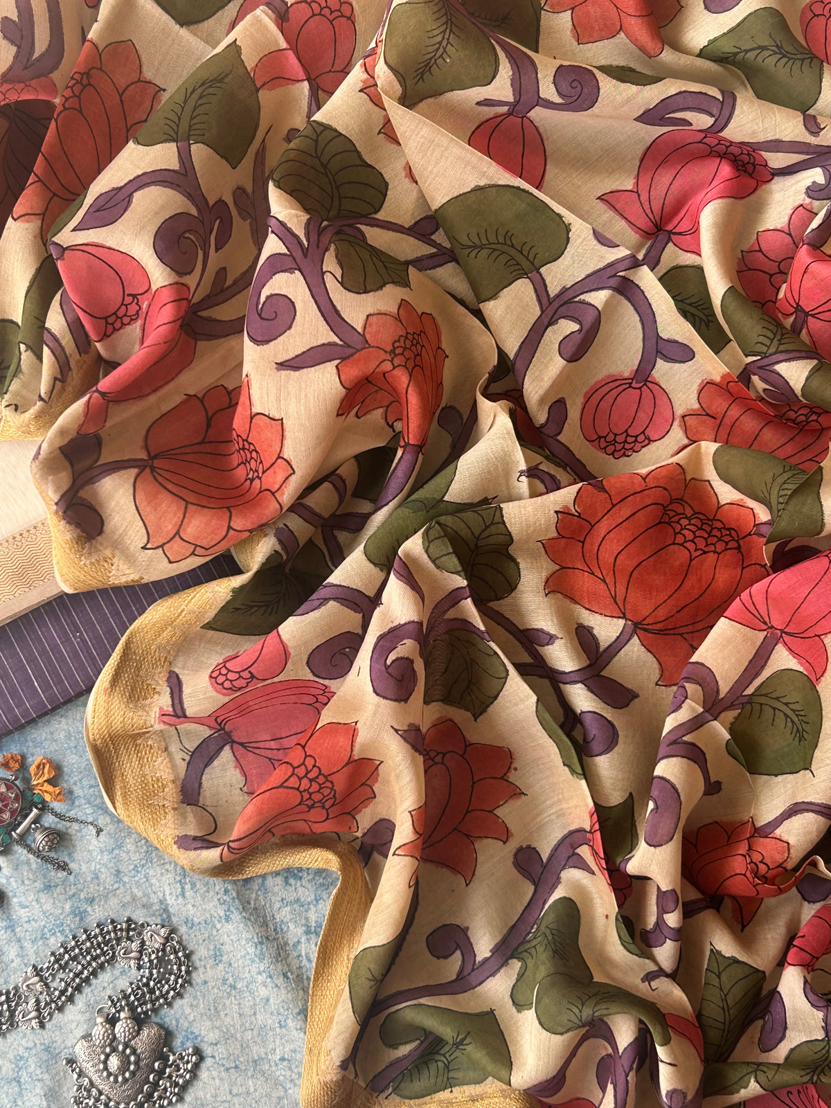 Radhaa - Handwoven Hand-drawn Handpainted Pen Kalamkari Kurta Dupatta Set