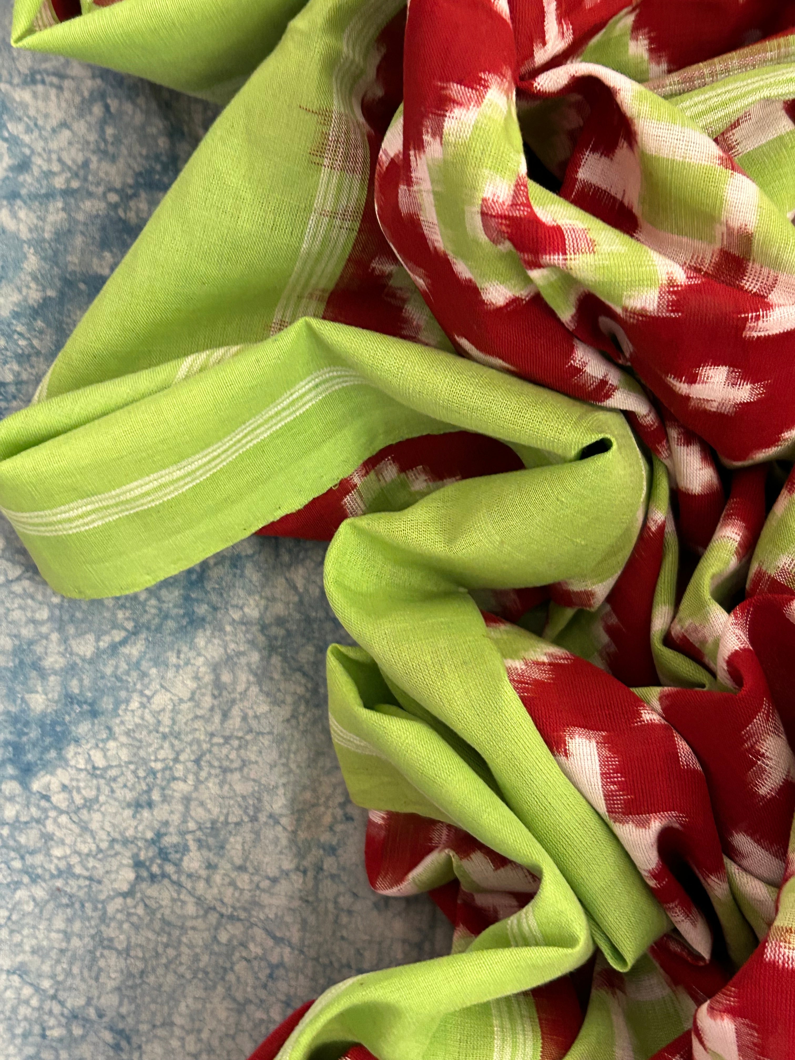 Handwoven Ikat Kurta Telia Dupatta Set