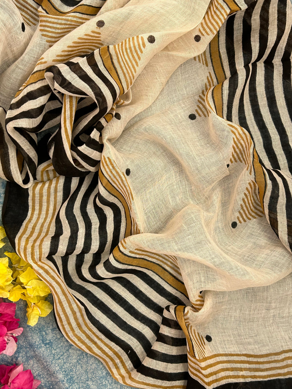Handcrafted Linen Kurta Dupatta Set