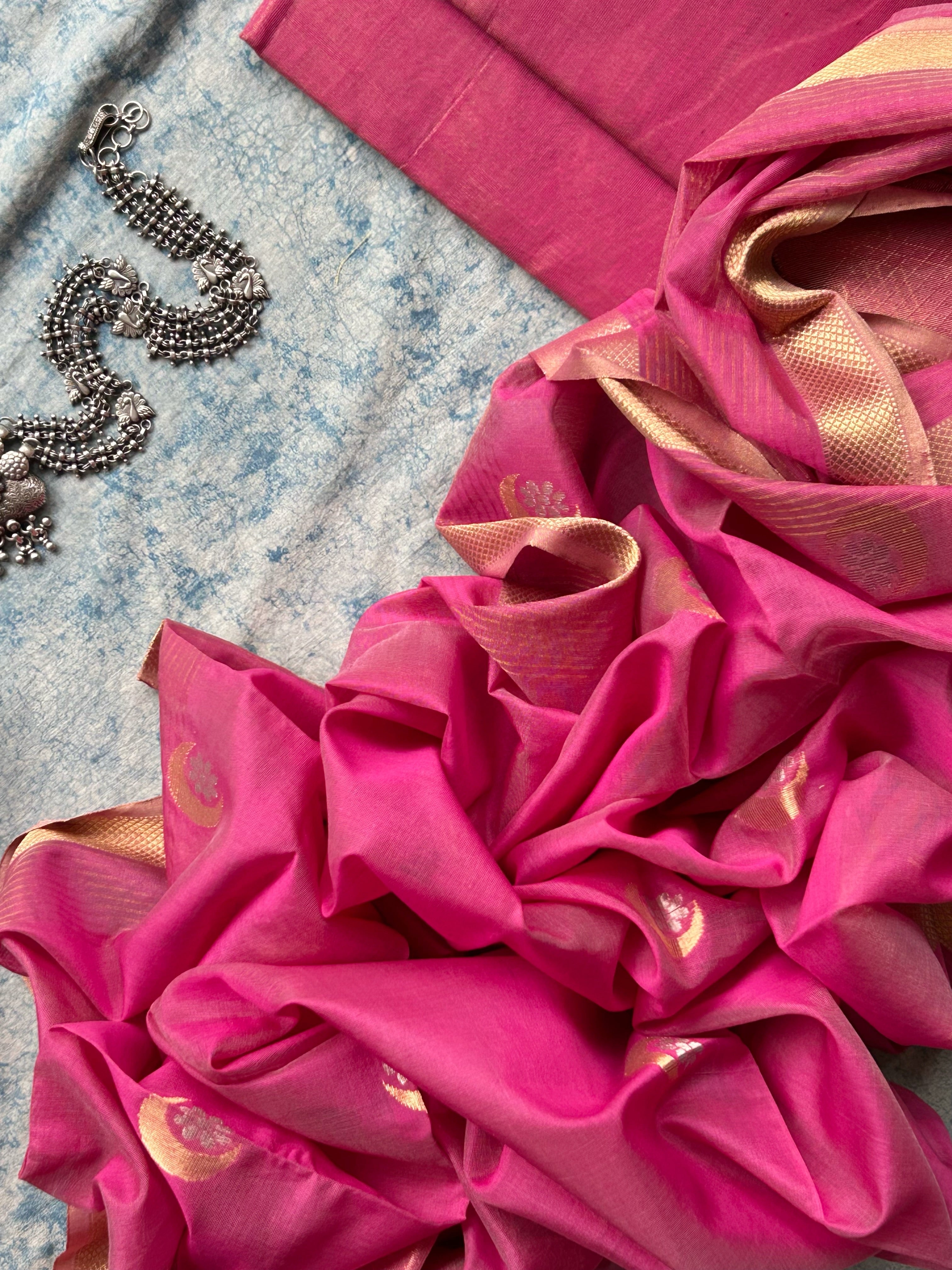 Raani - Handwoven Maheshwari Kurta Dupatta Set