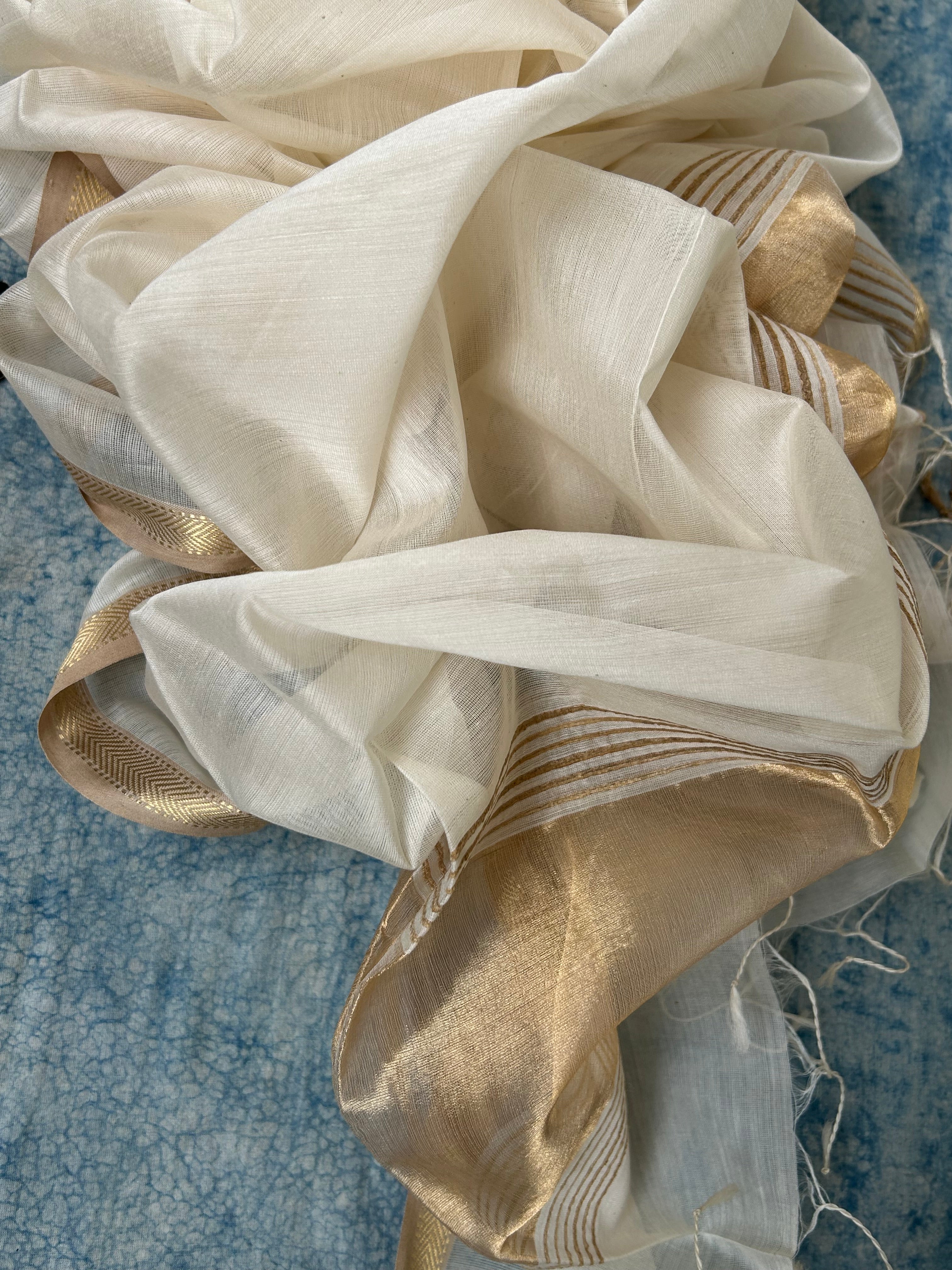 Handwoven Maheshwari Kurta Dupatta Set - Ivory and Gold