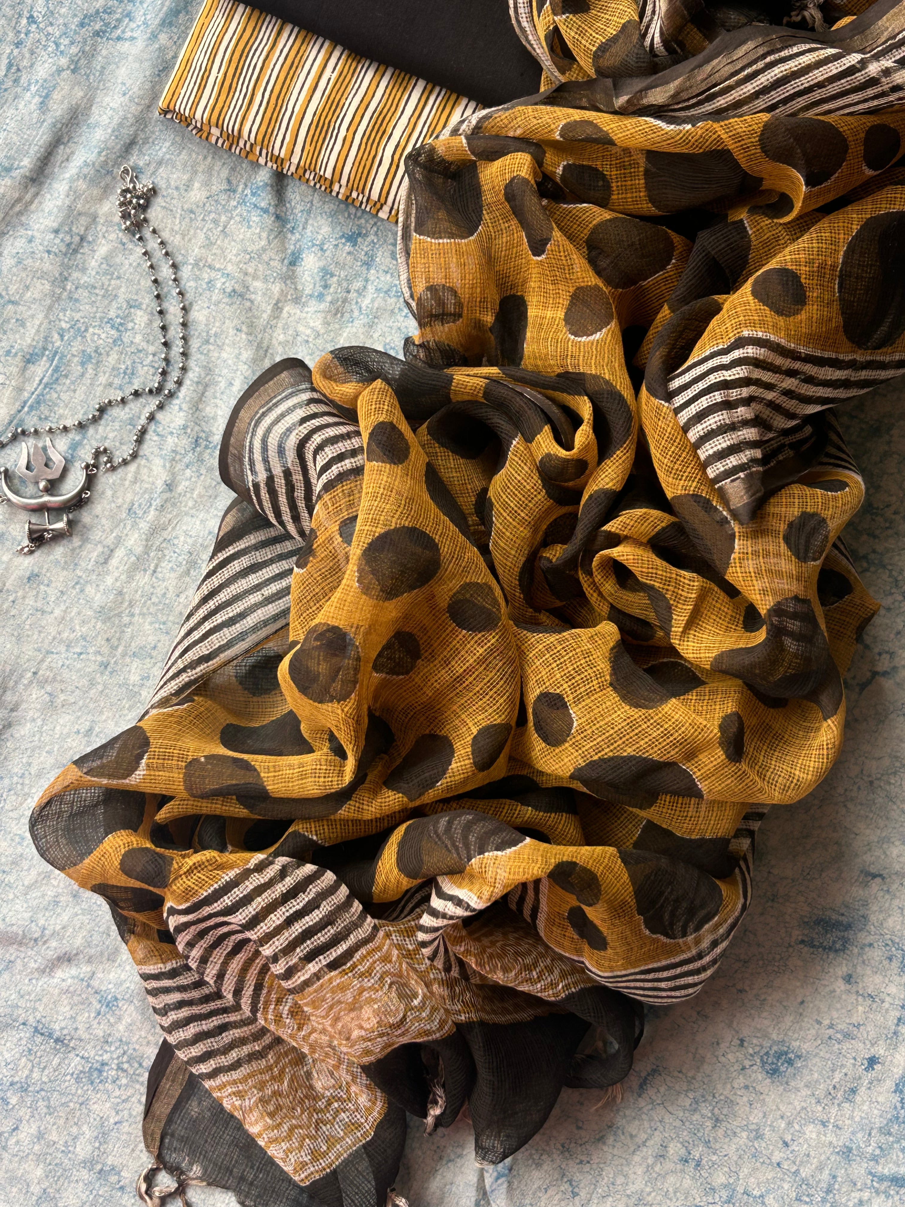 Peet - Handcrafted Cotton Suit Set