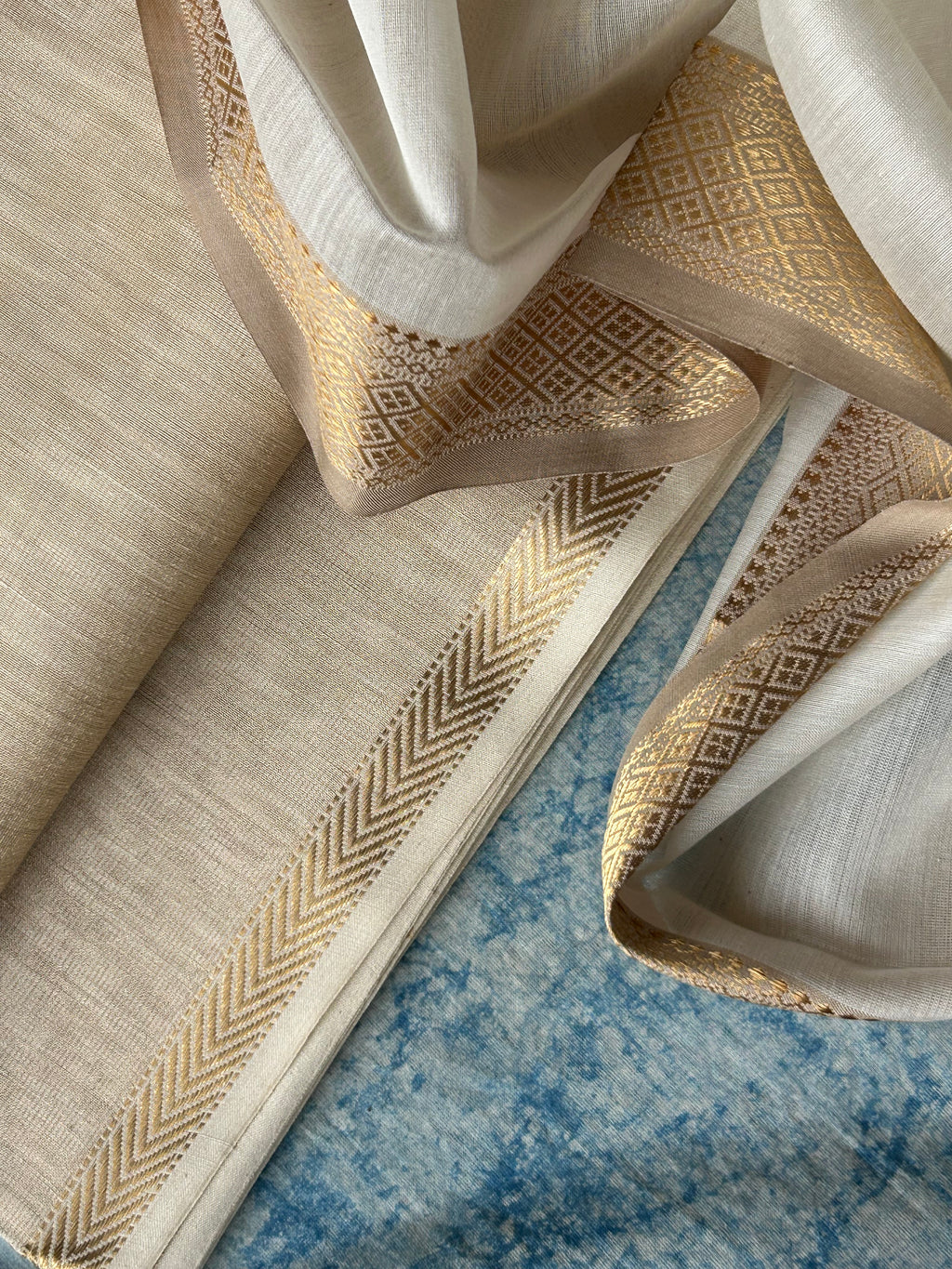 Maaya - Handwoven Maheshwari Kurta Dupatta Set