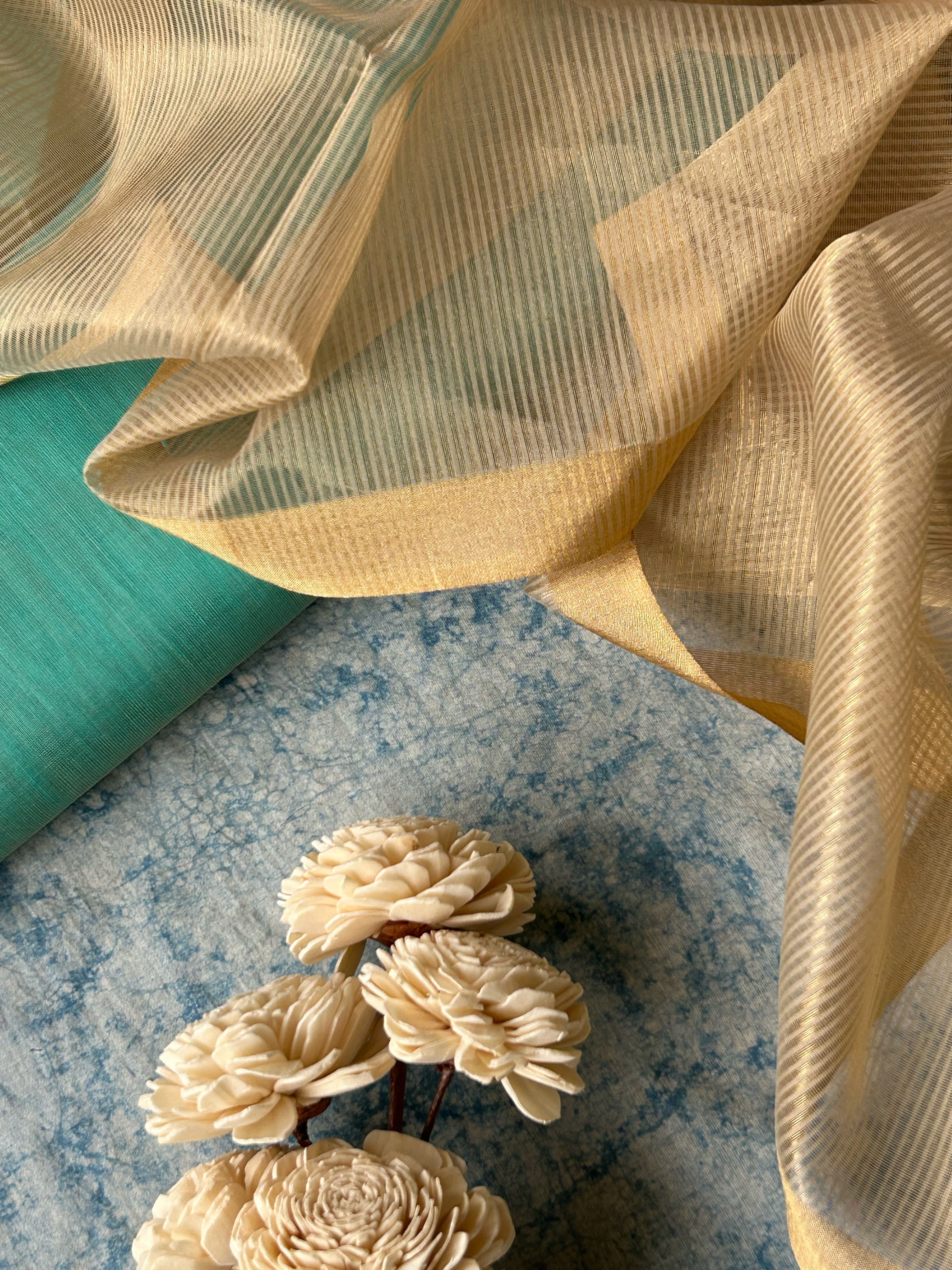 Barkha - Handwoven Maheshwari Kurta Dupatta Set