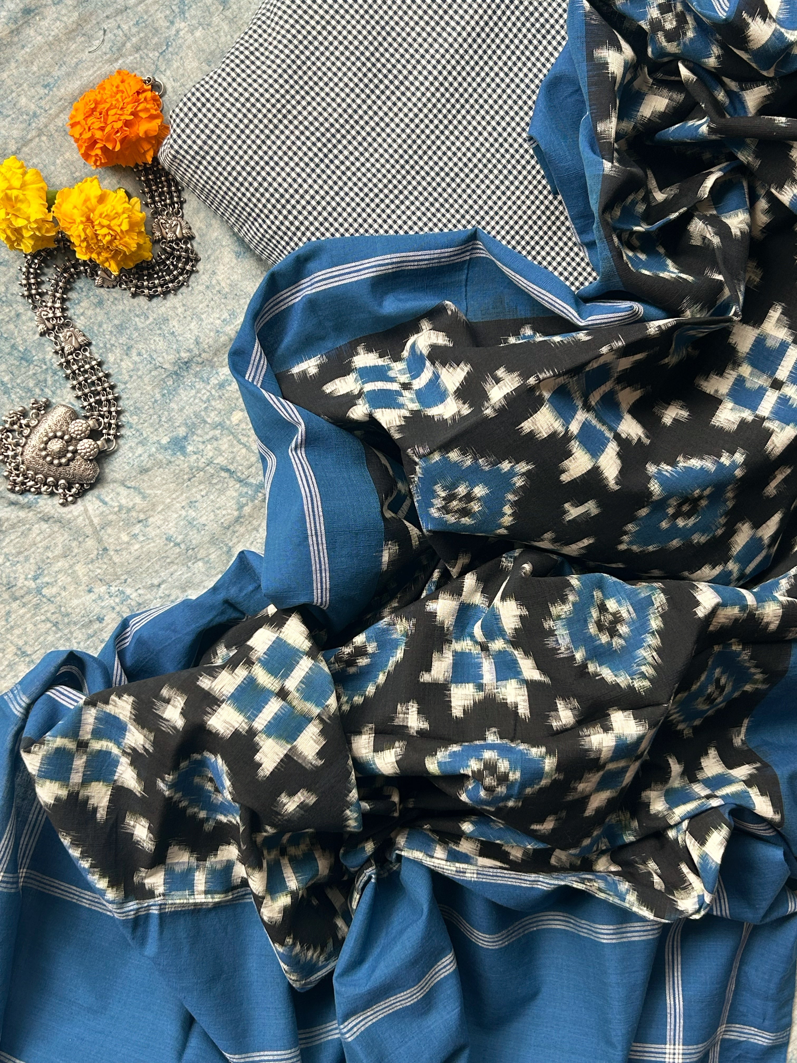 Handwoven Ikat Kurta Telia Dupatta Set