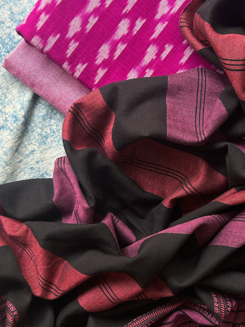 Handwoven Bhujodi Set - Magenta