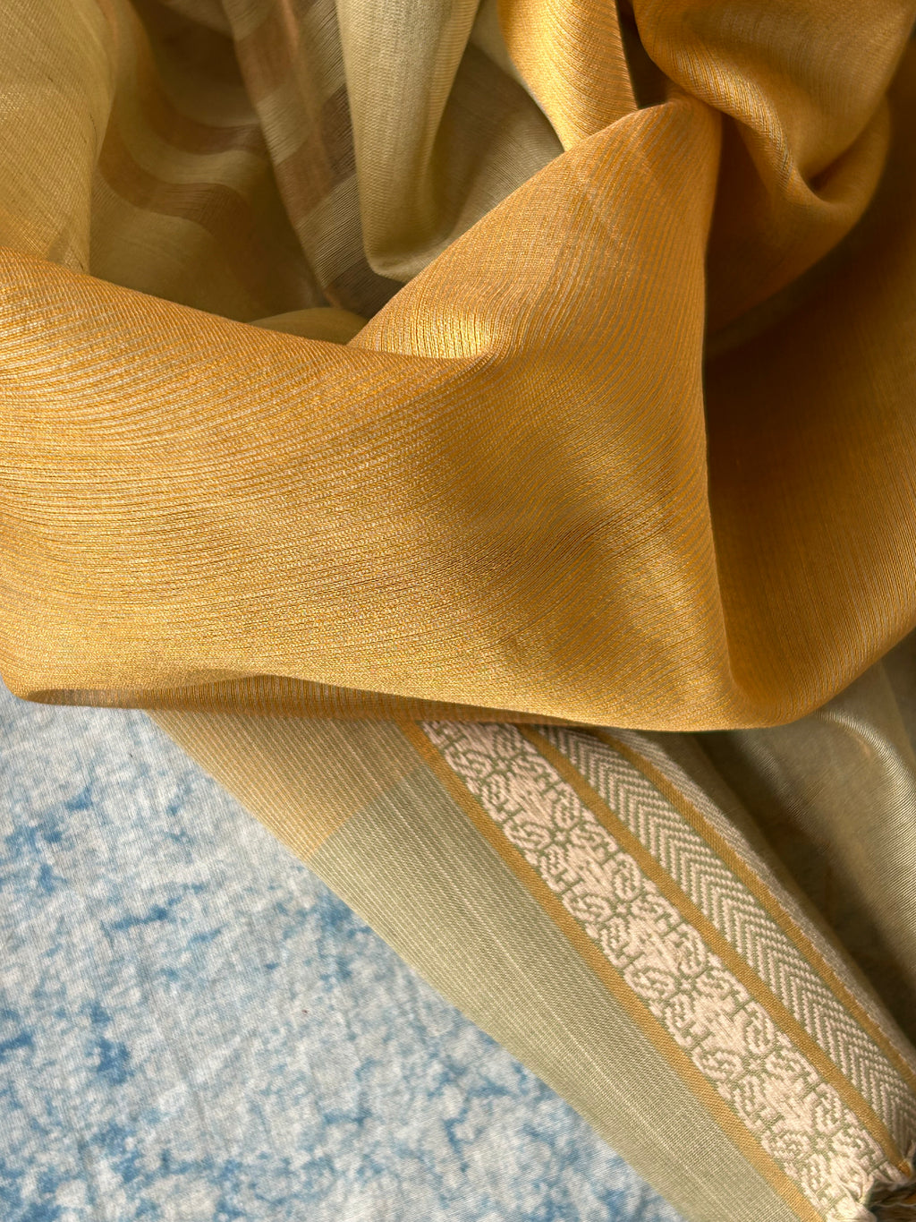 Noor - Handwoven Maheshwari Kurta Dupatta Set
