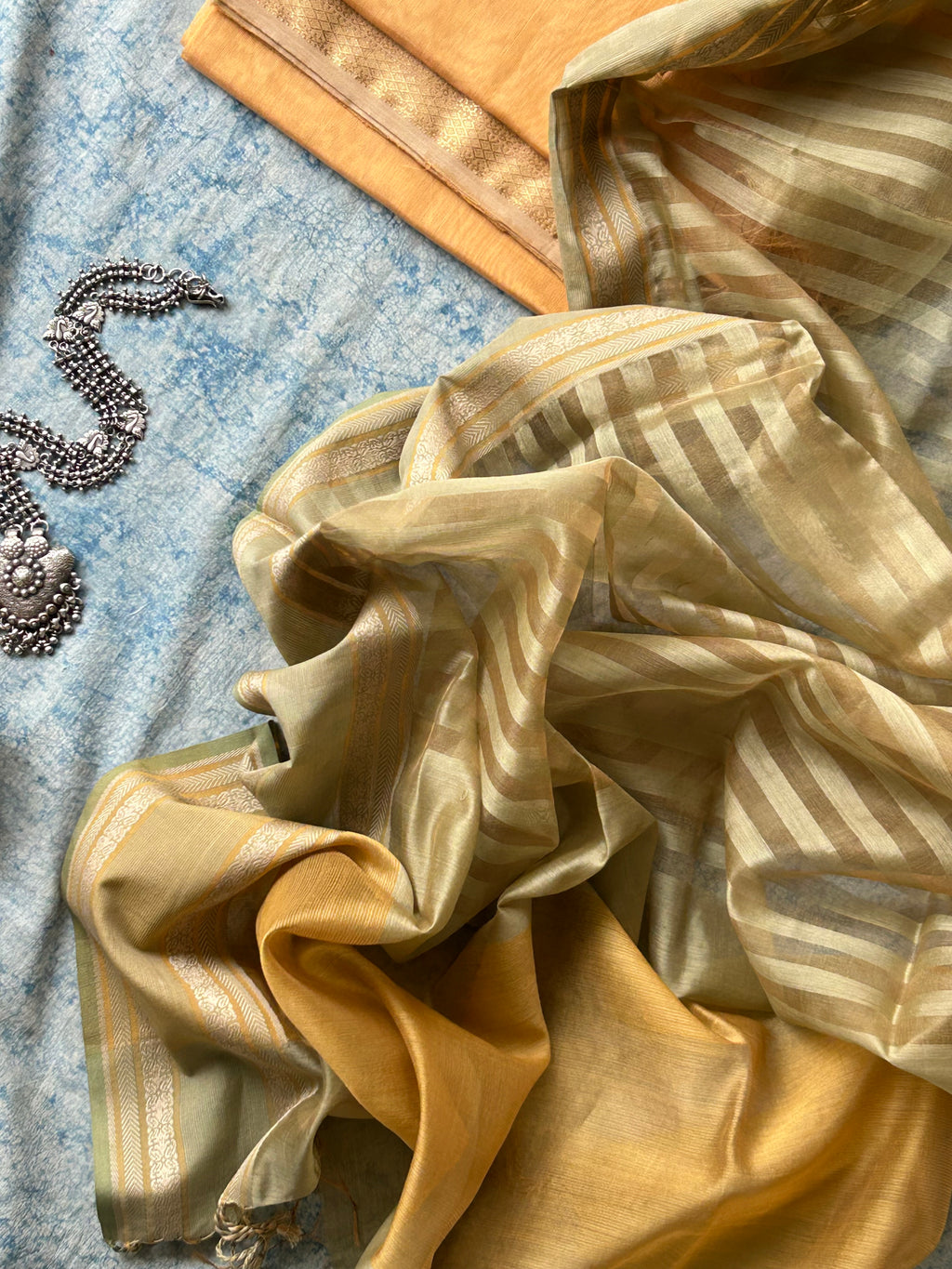 Noor - Handwoven Maheshwari Kurta Dupatta Set