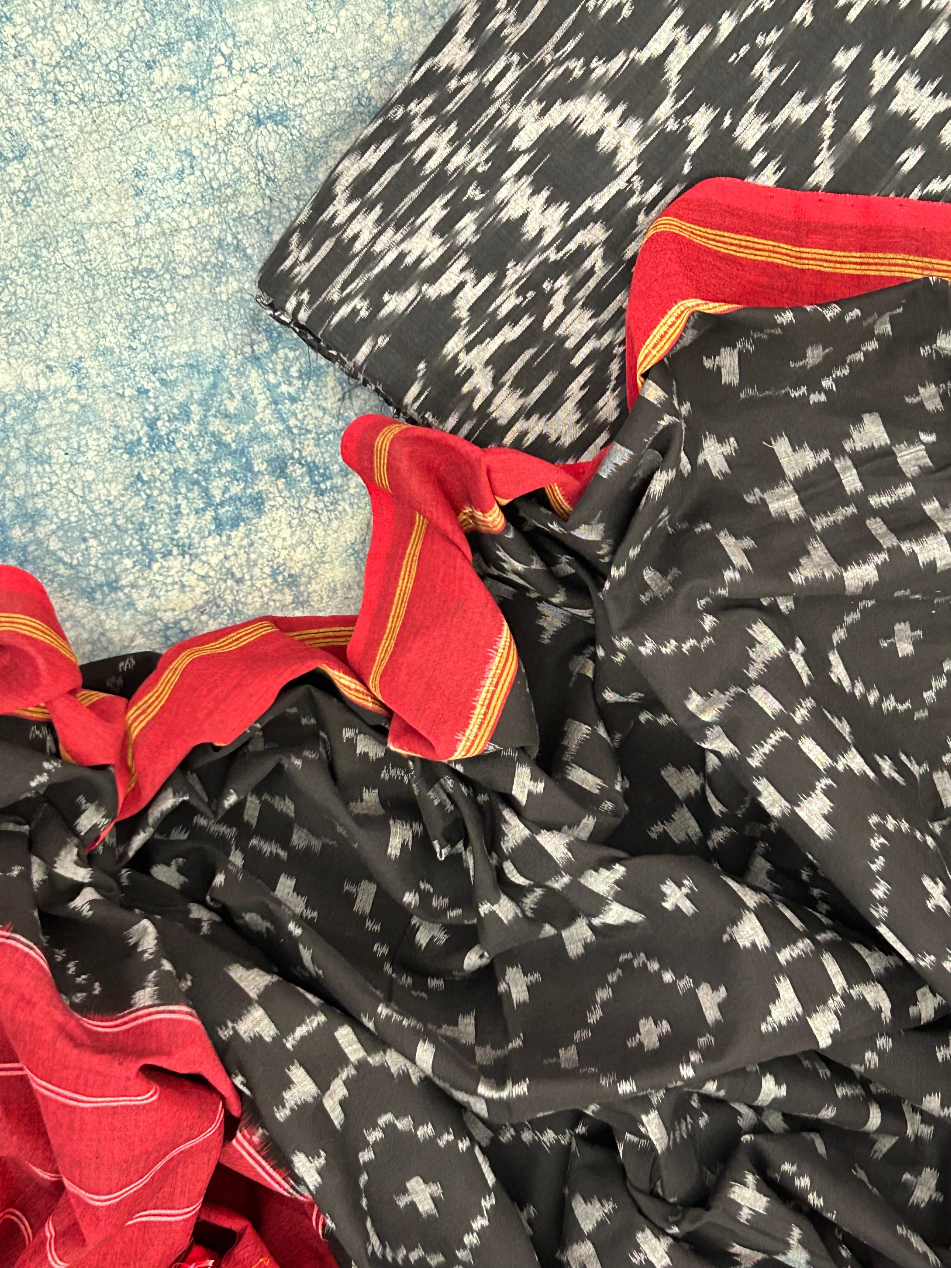 Handwoven Ikat Kurta Telia Dupatta Set